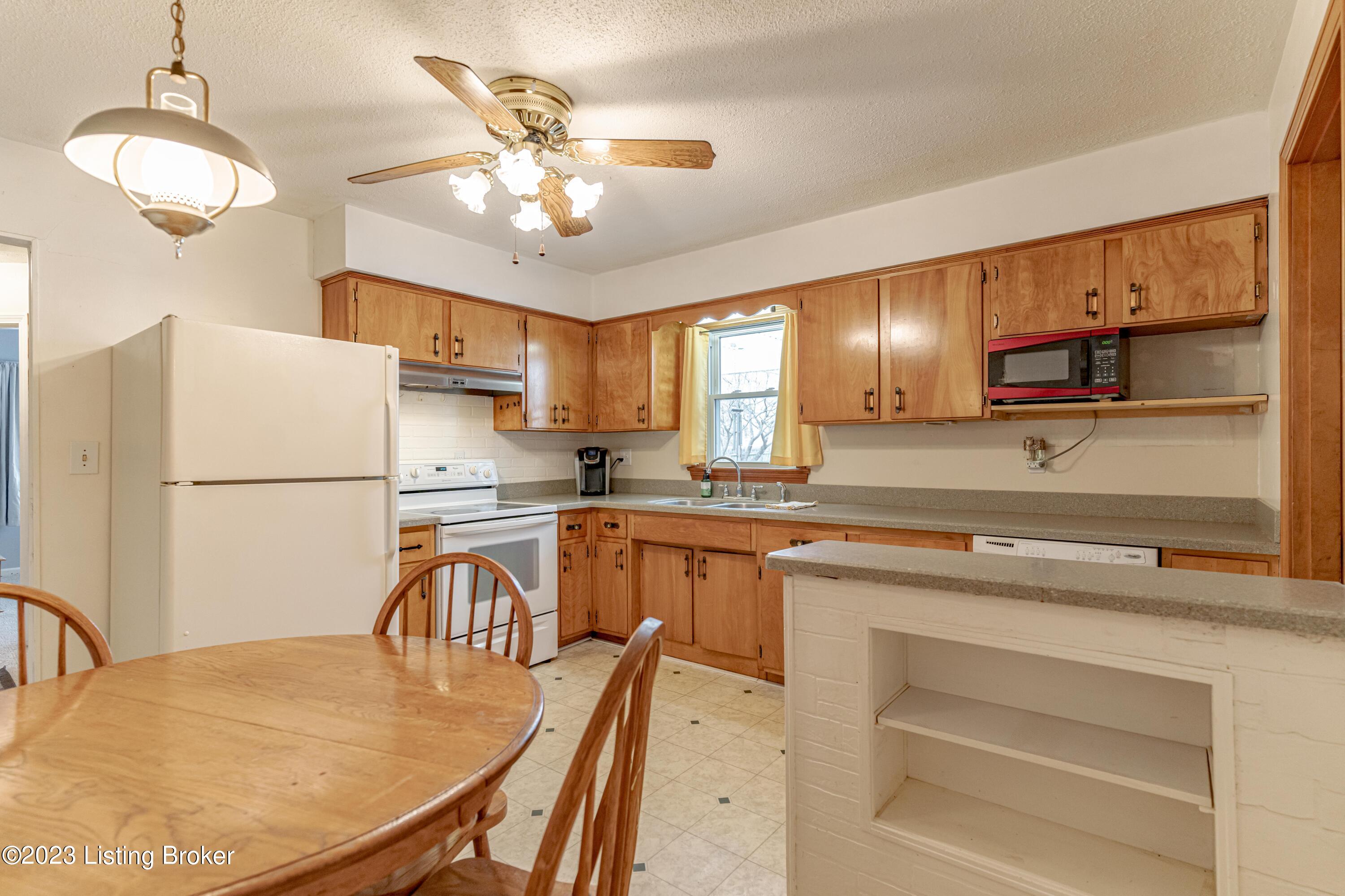 1117 Clay Ave