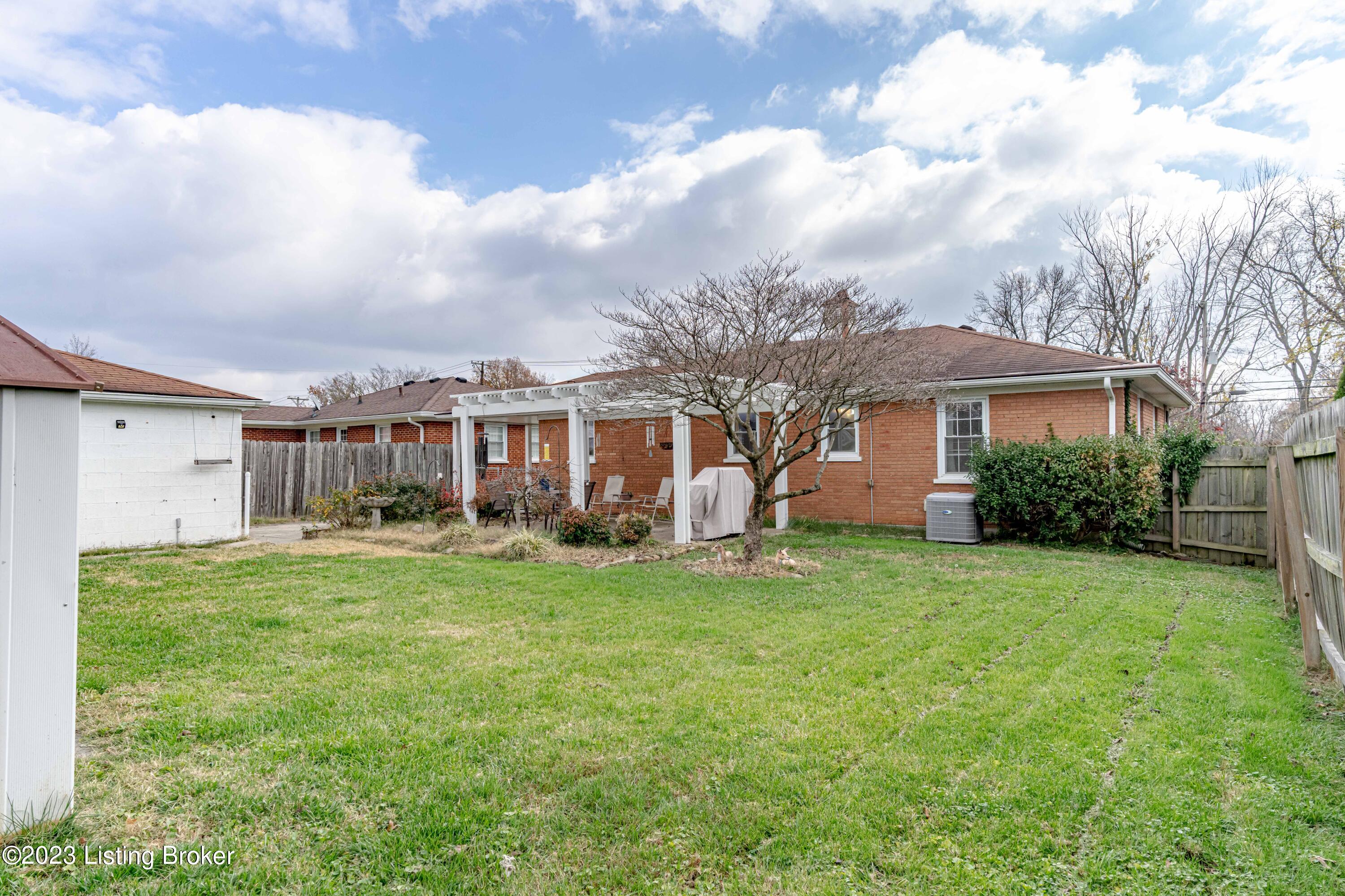 1117 Clay Ave
