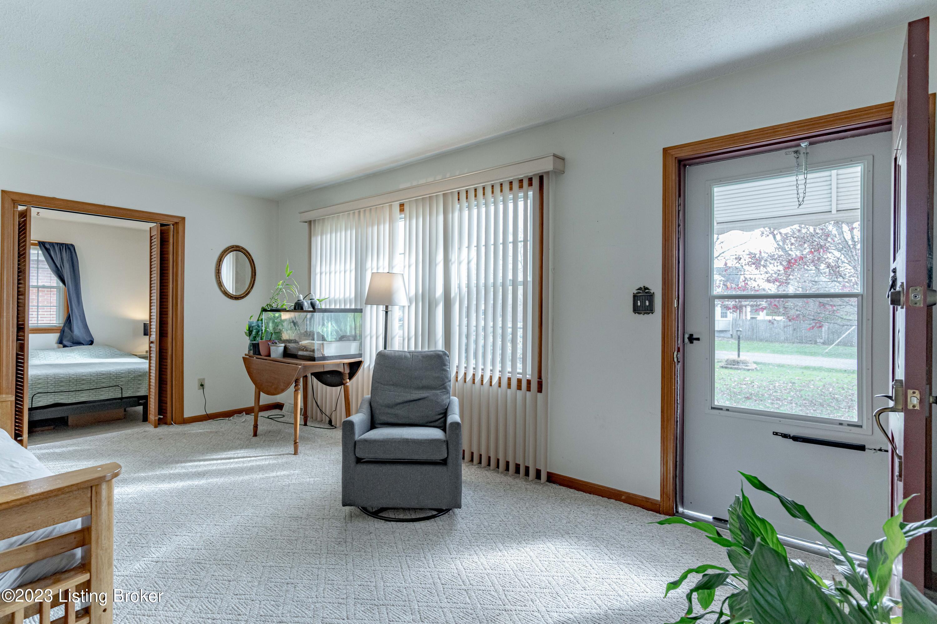 1117 Clay Ave