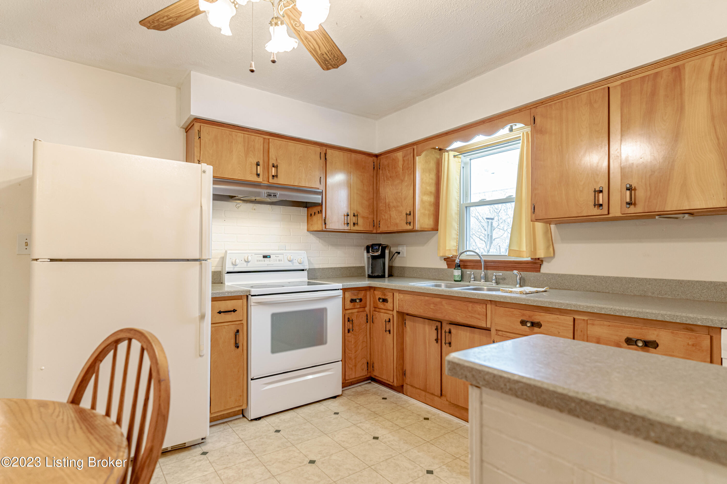 1117 Clay Ave