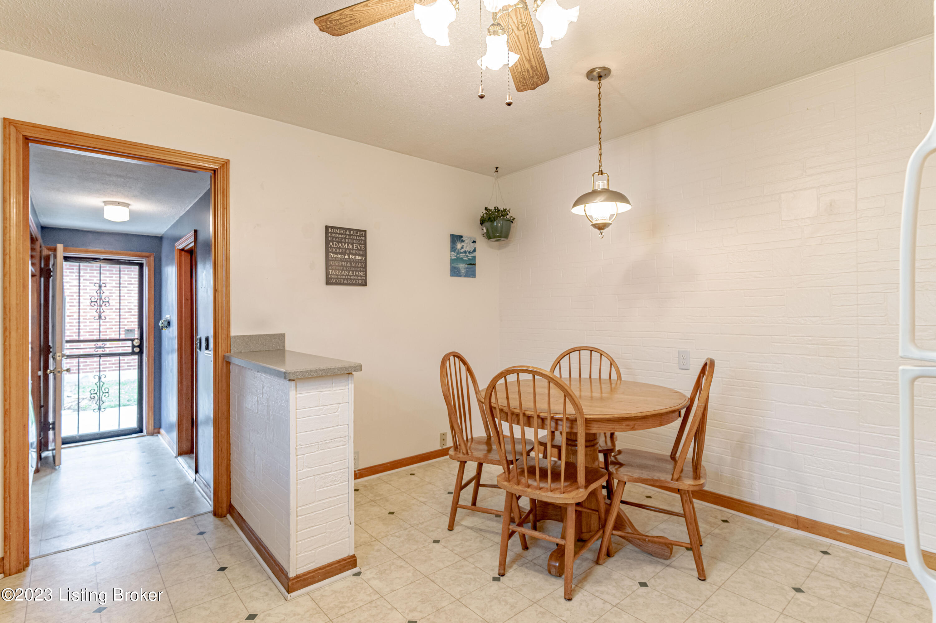 1117 Clay Ave