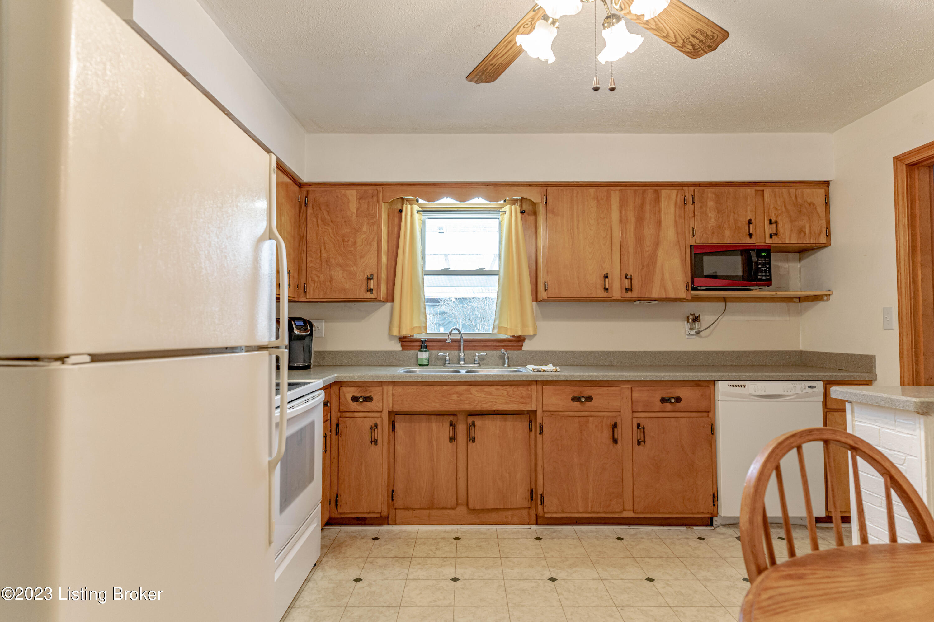 1117 Clay Ave