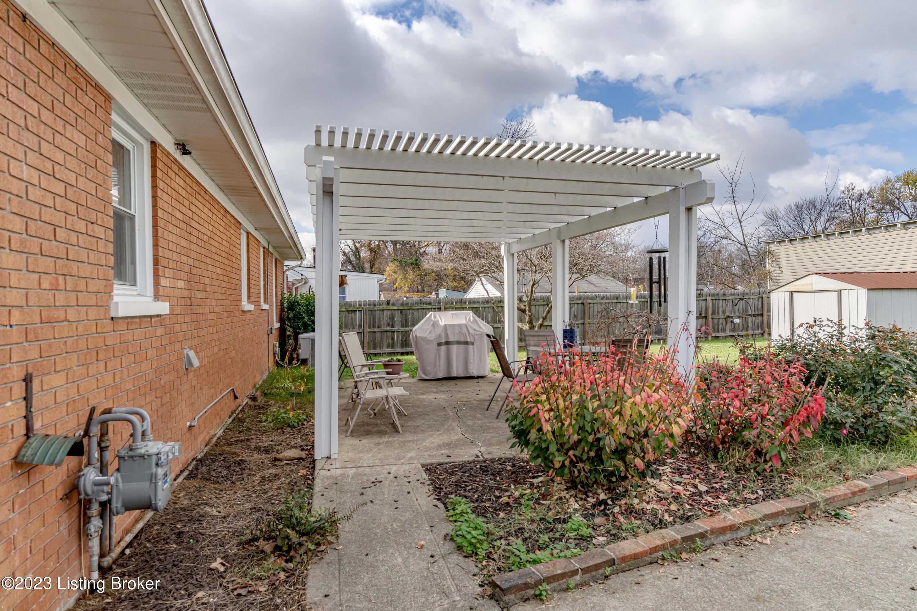 1117 Clay Ave