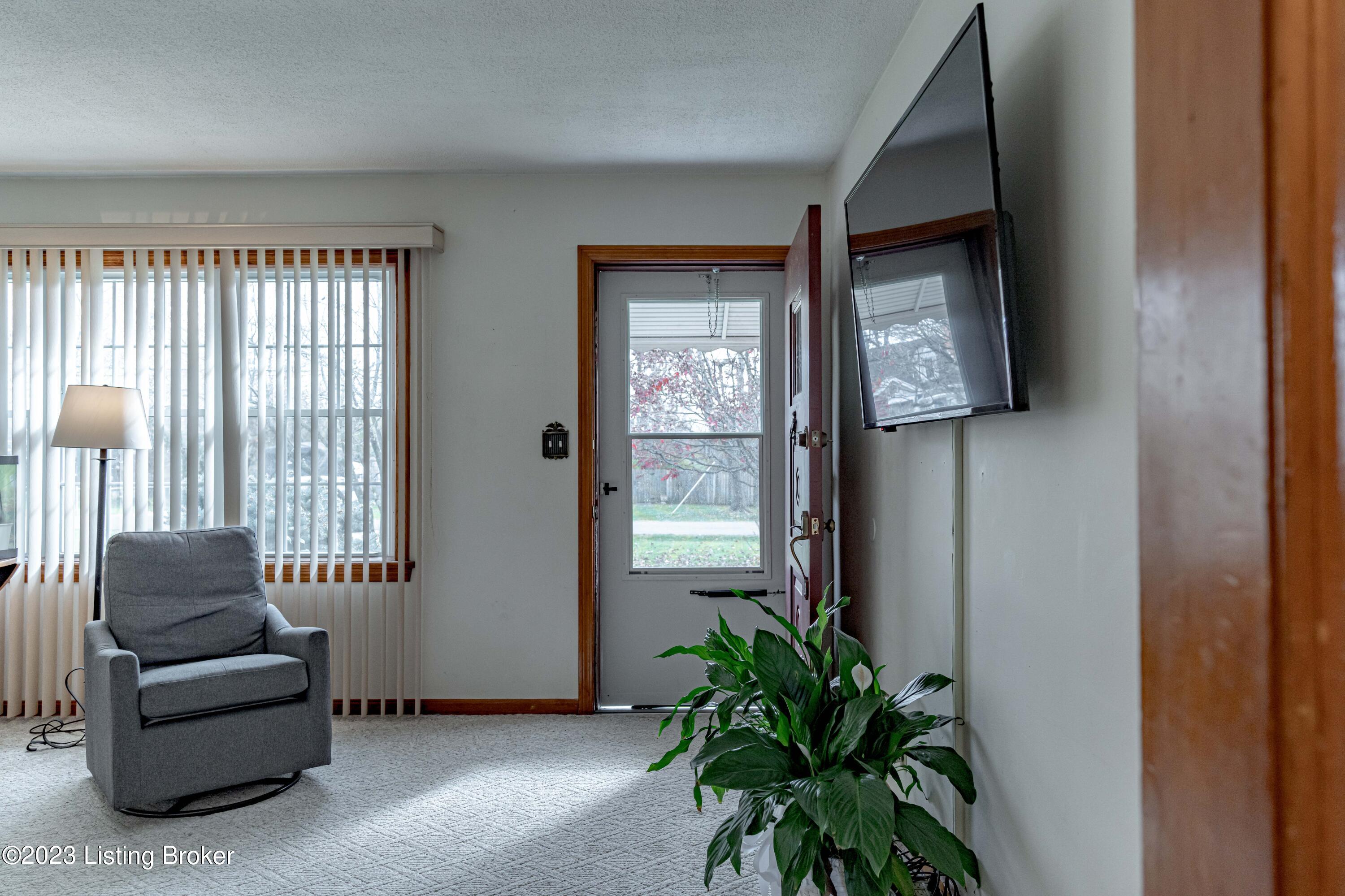 1117 Clay Ave