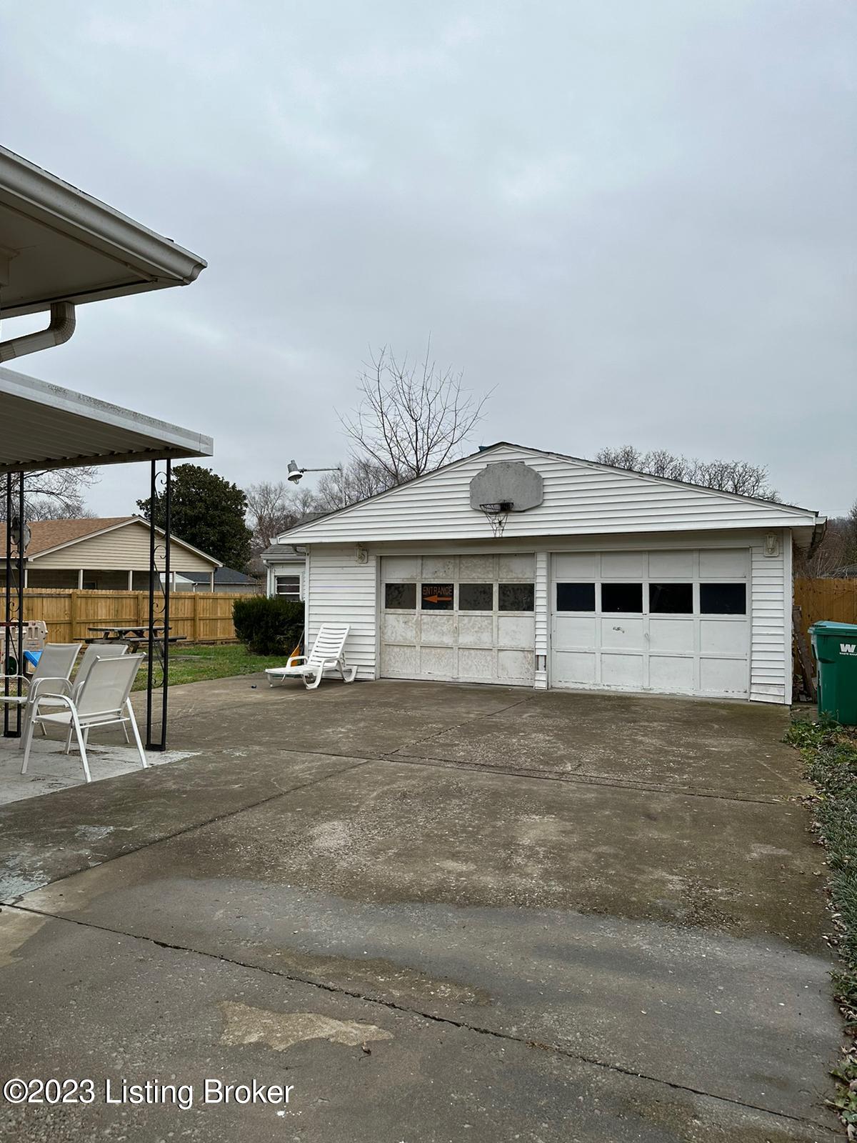 11813 Mahogany Dr