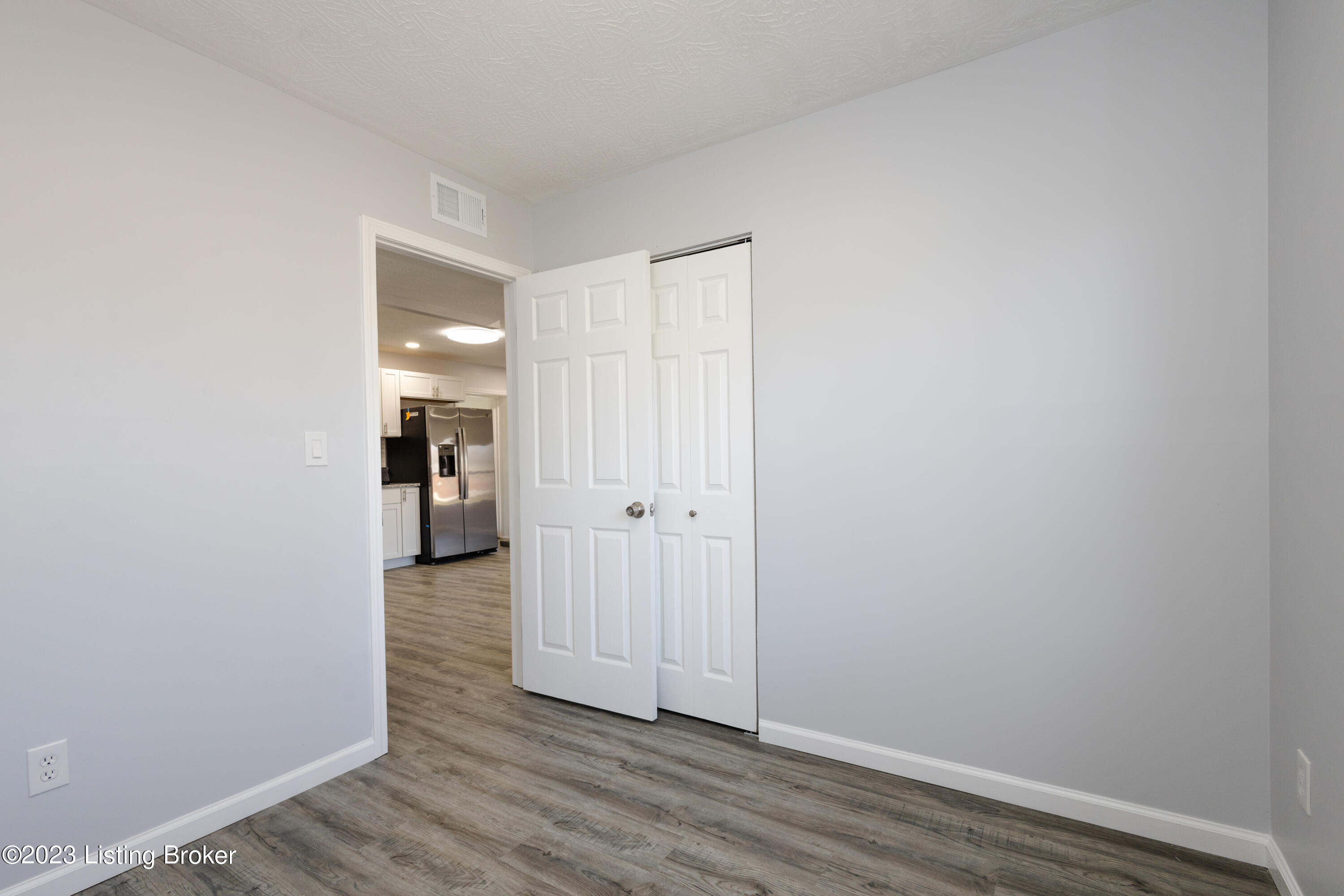 10906 Milwaukee Way