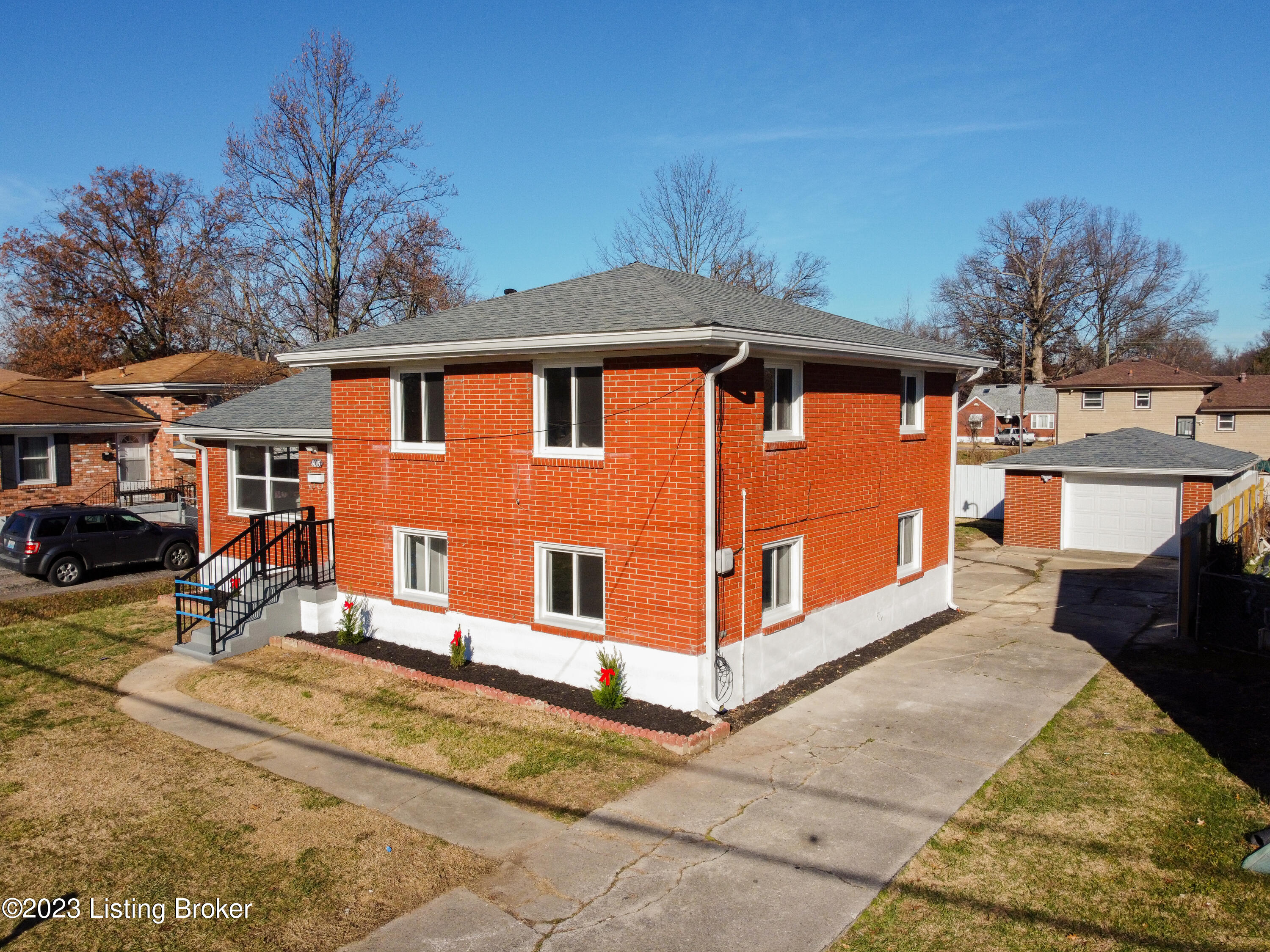 4015 Naomi Dr