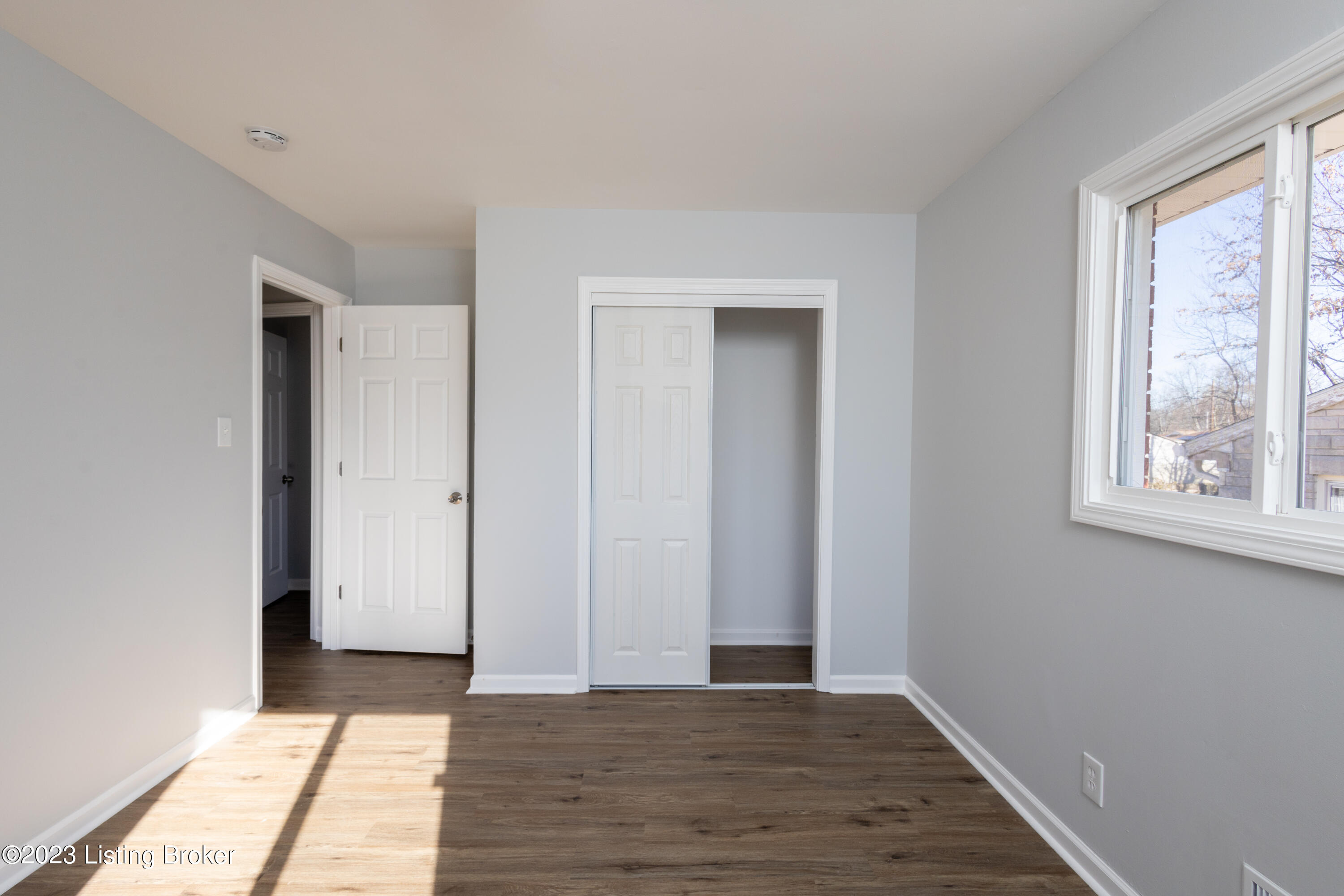 4015 Naomi Dr
