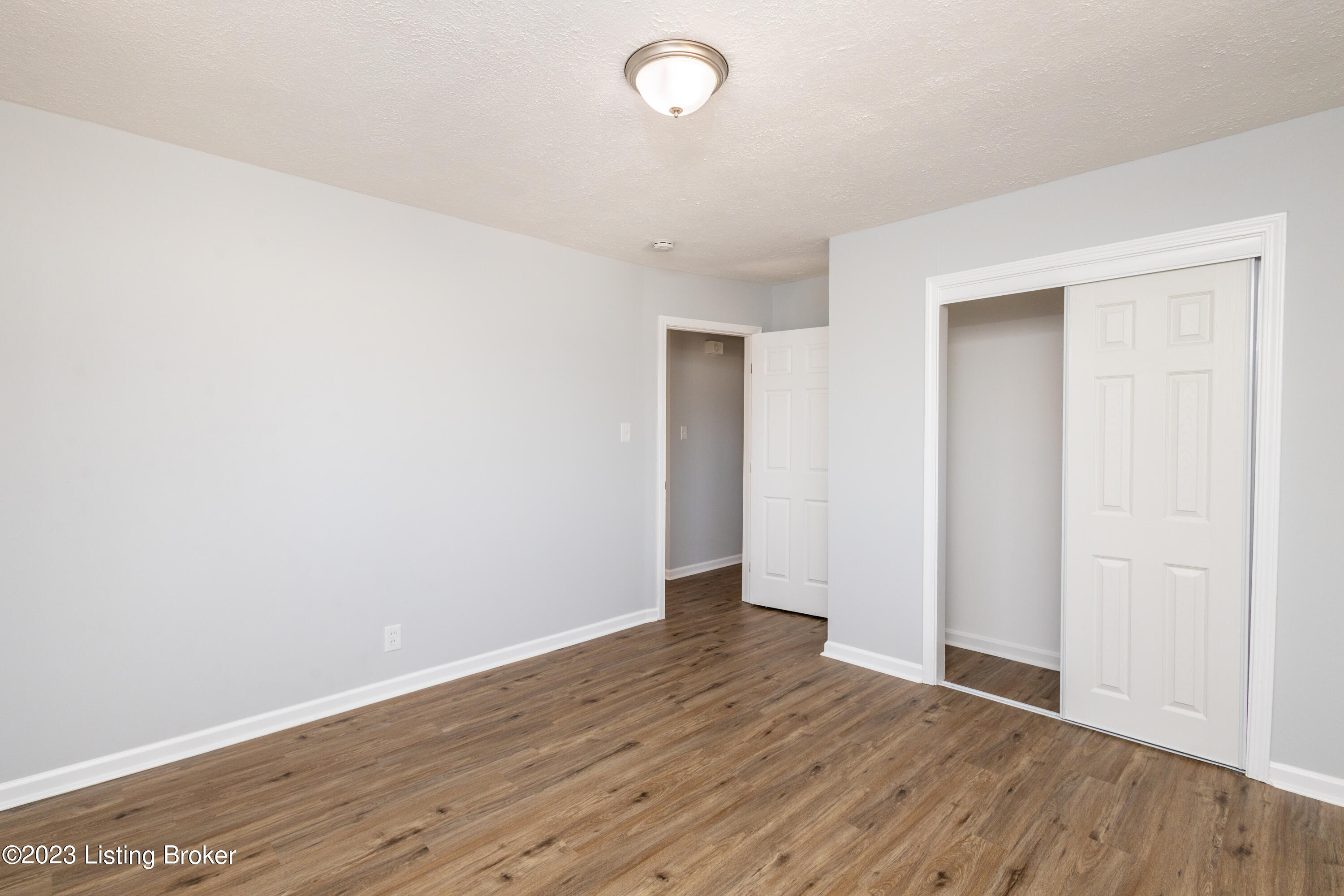 4015 Naomi Dr