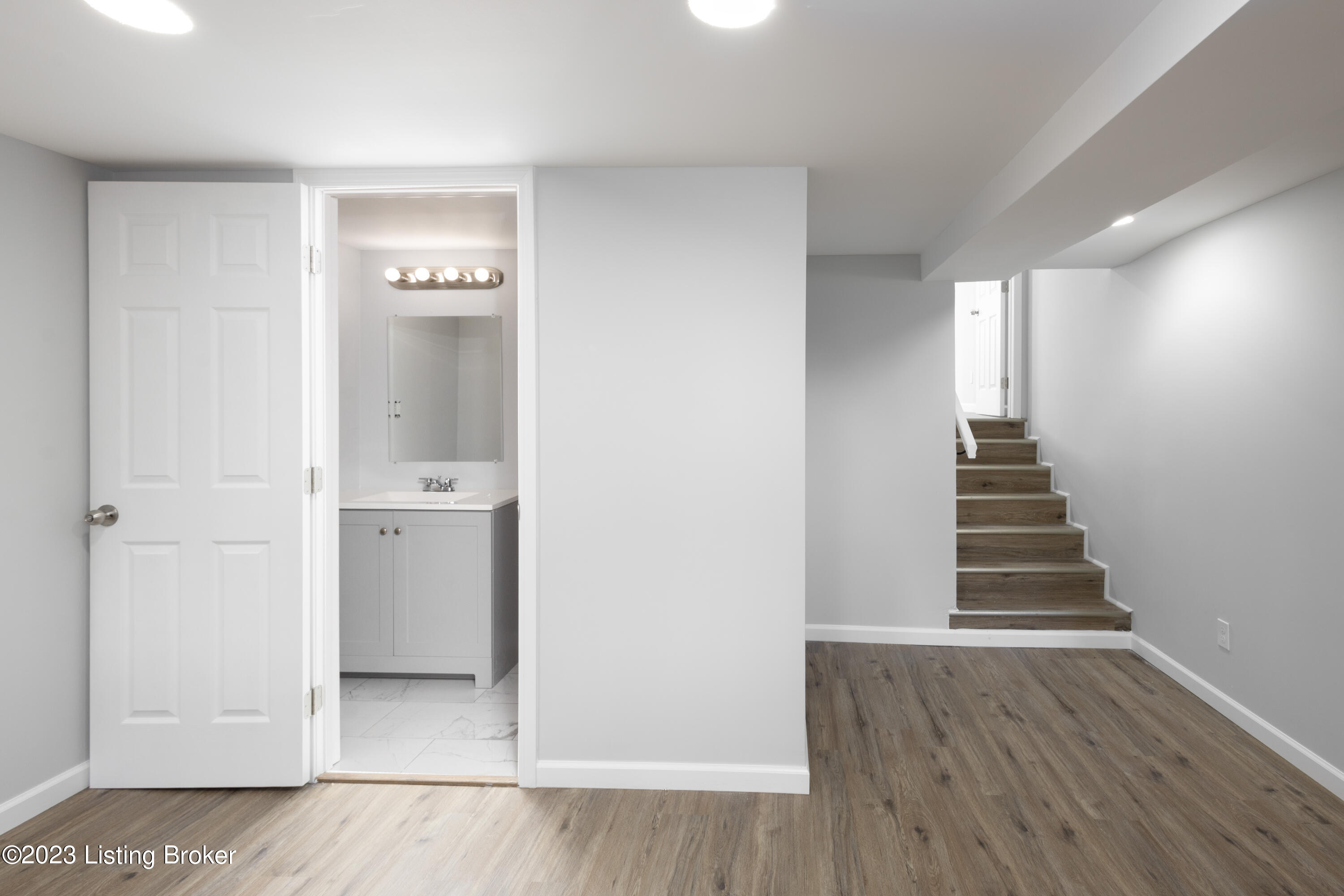4015 Naomi Dr