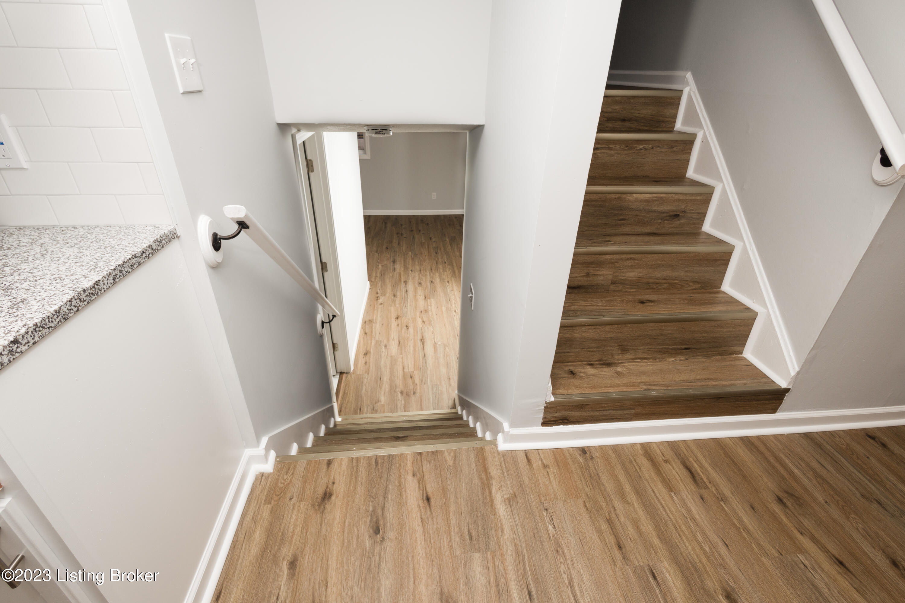 4015 Naomi Dr
