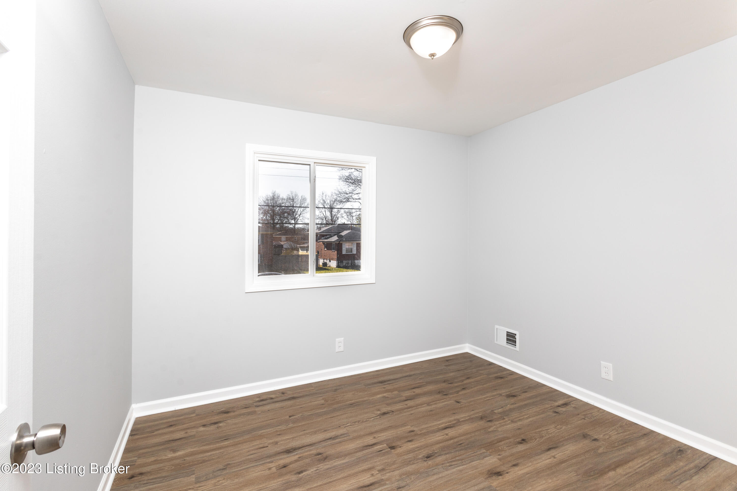 4015 Naomi Dr