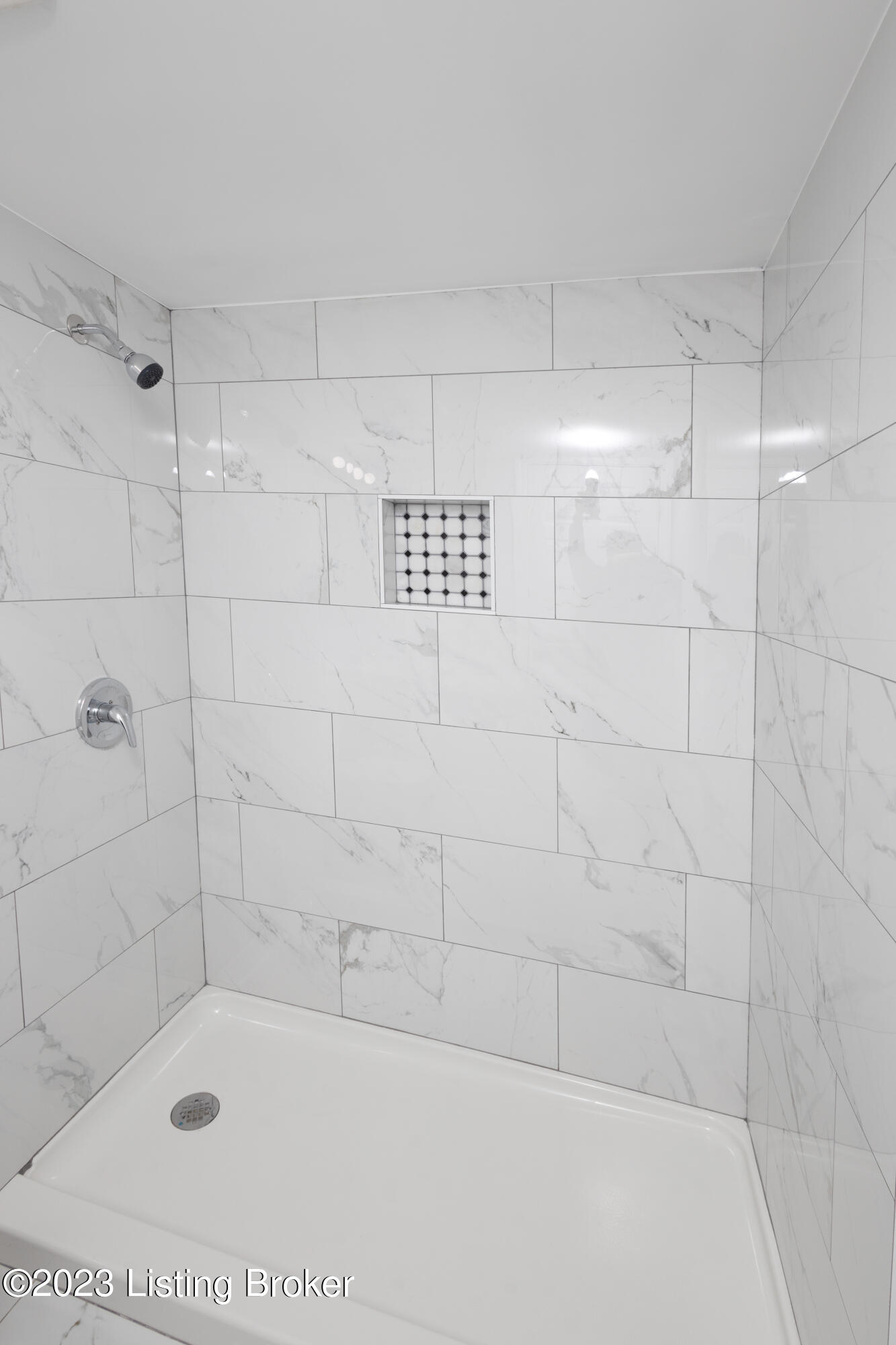 4015 Naomi Dr