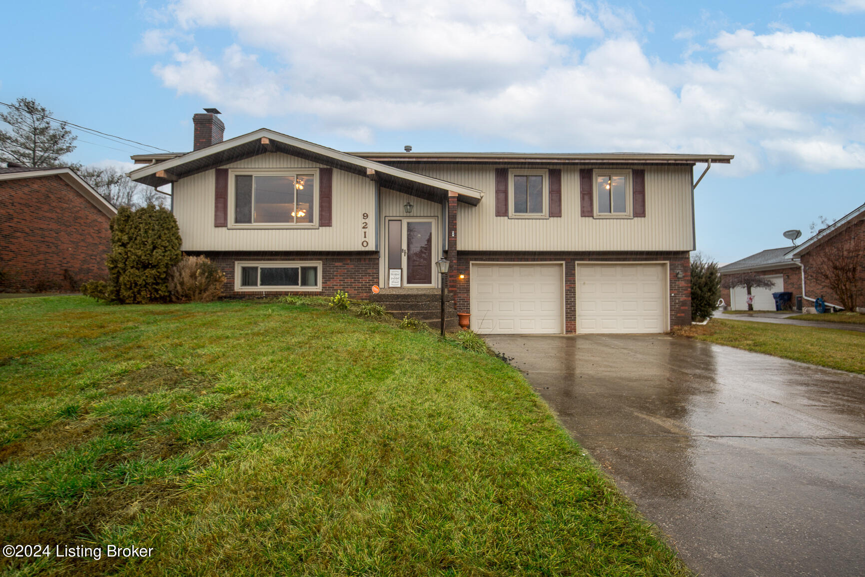 9210 Wooddale Dr