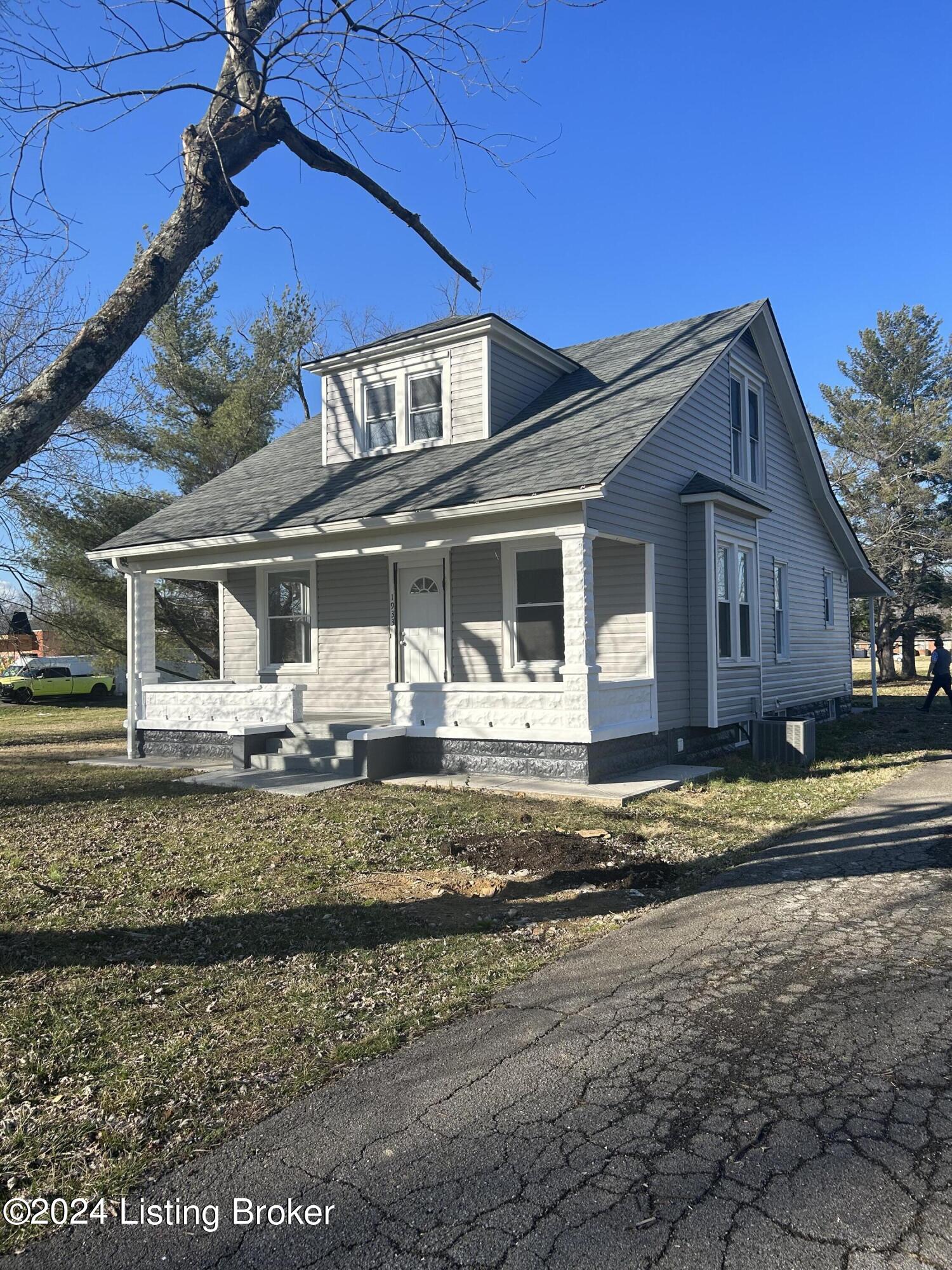 1933 Lower Hunters Trace