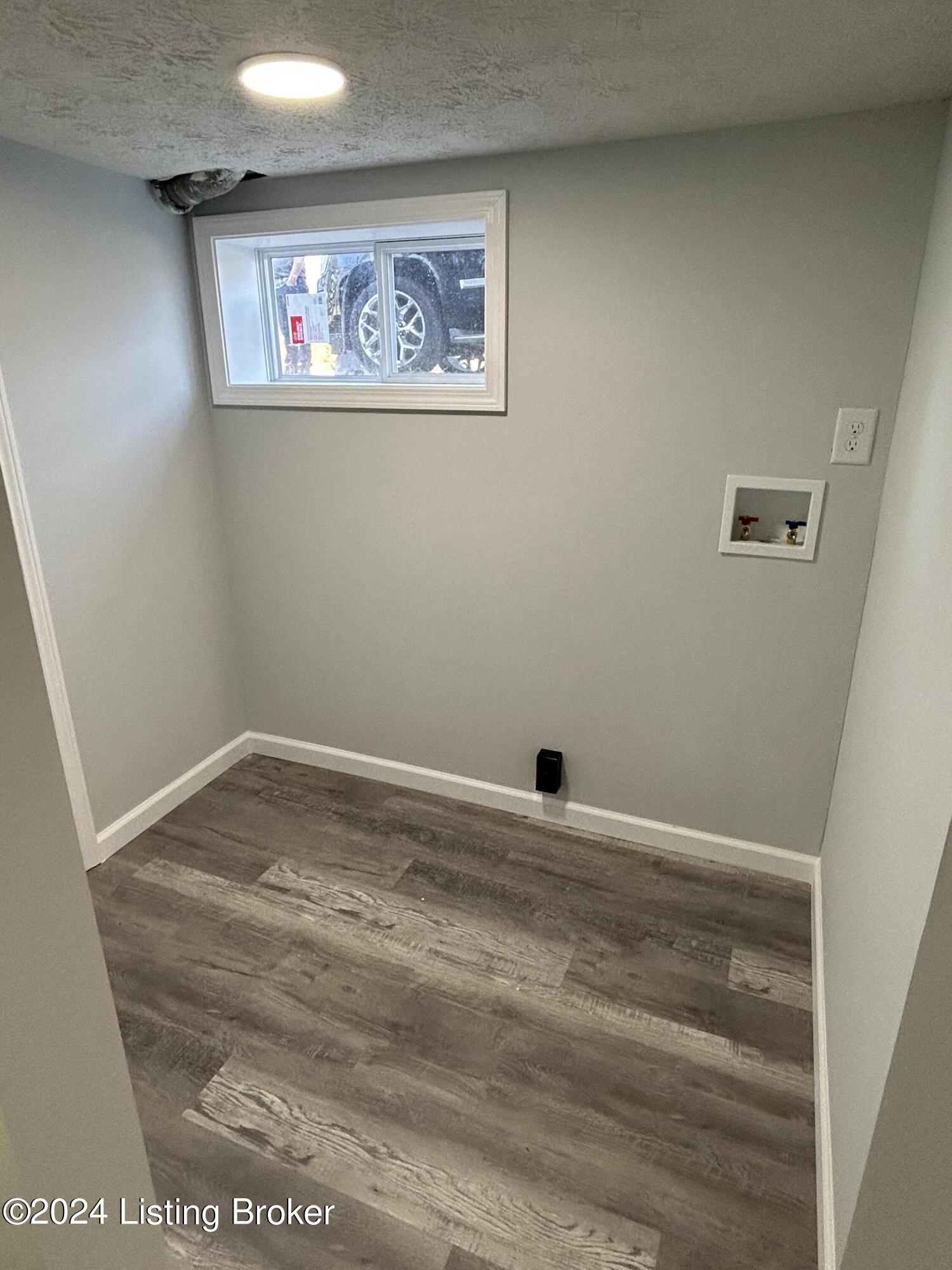 1933 Lower Hunters Trace