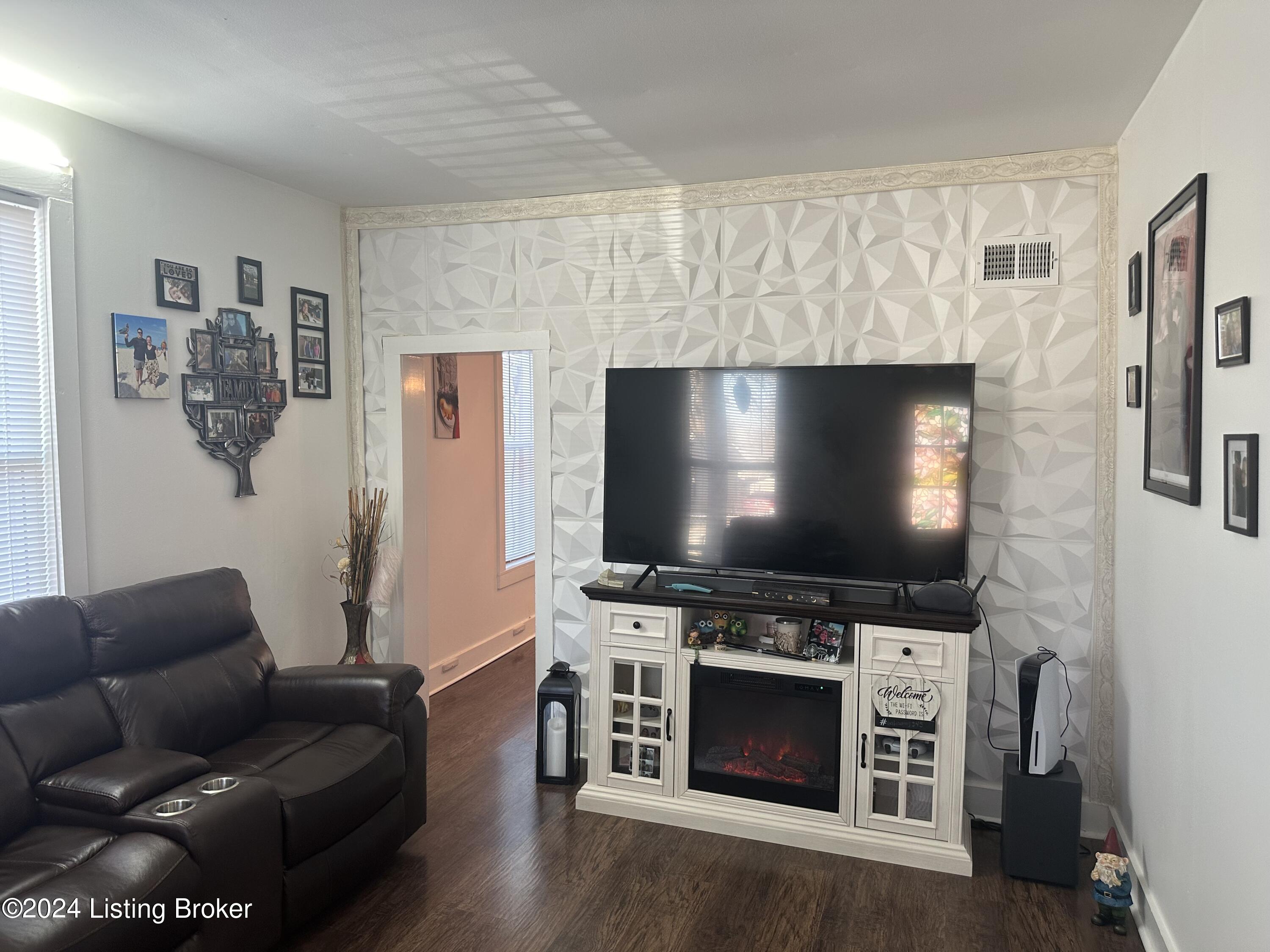 1458 Oakwood Ave