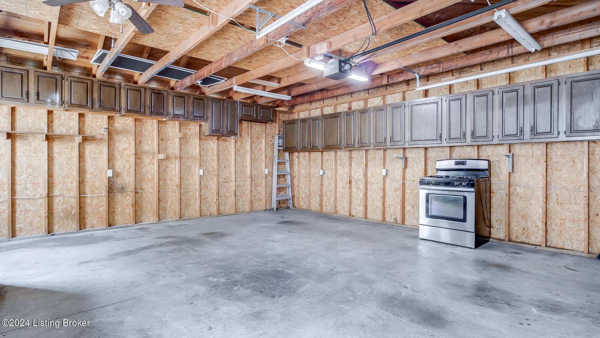 7304 Watson Ln