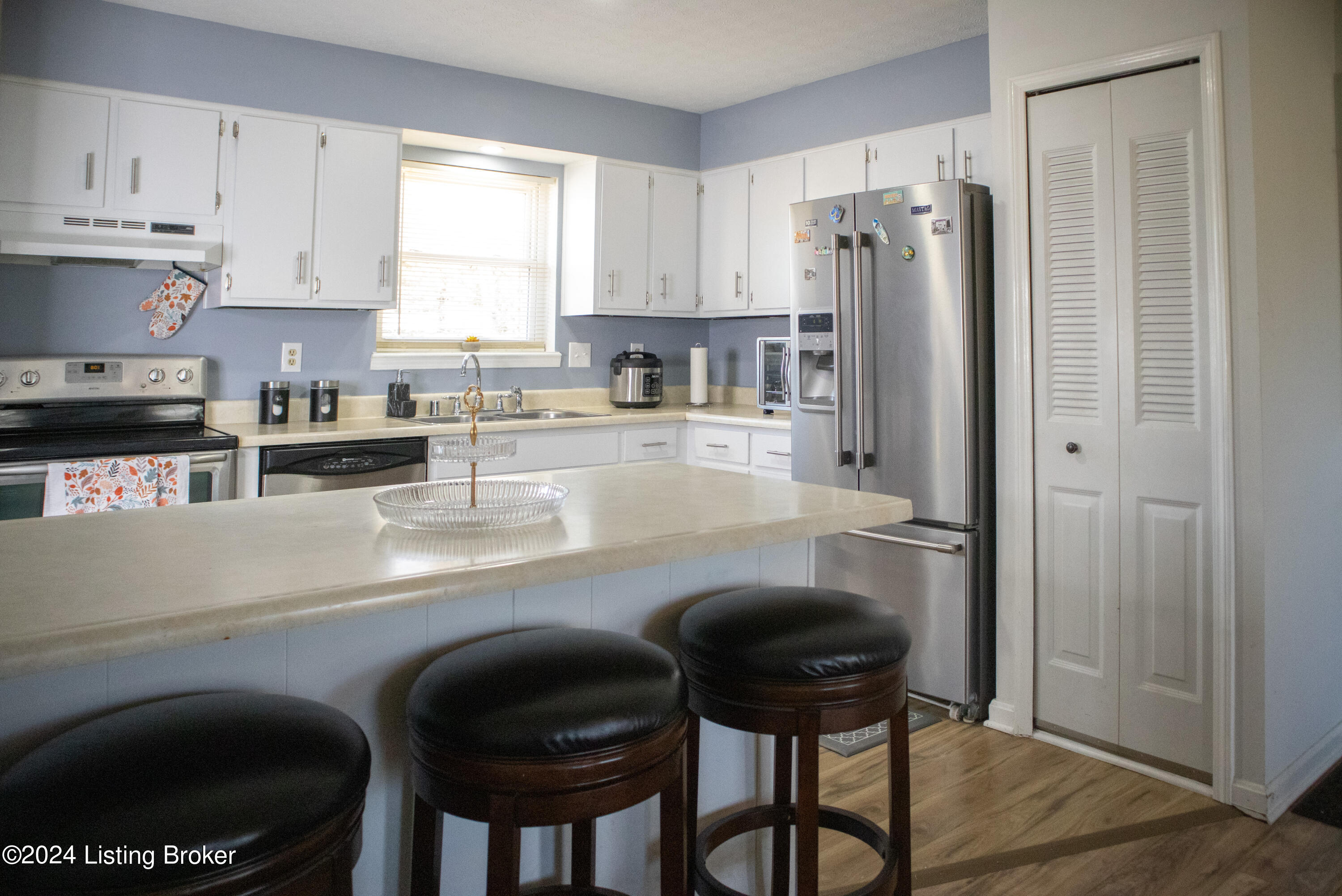 1370 Darlene Ct
