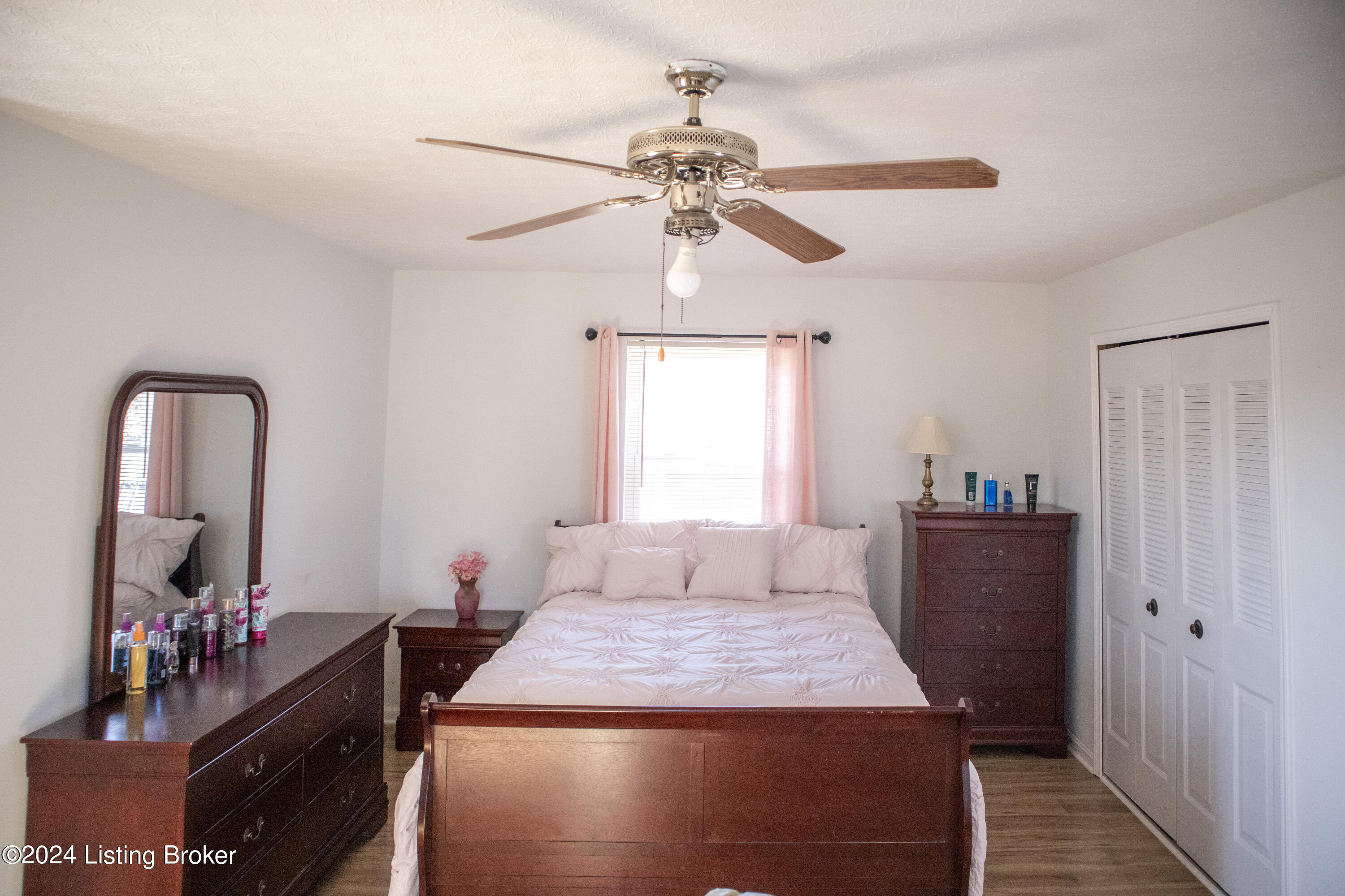 1370 Darlene Ct