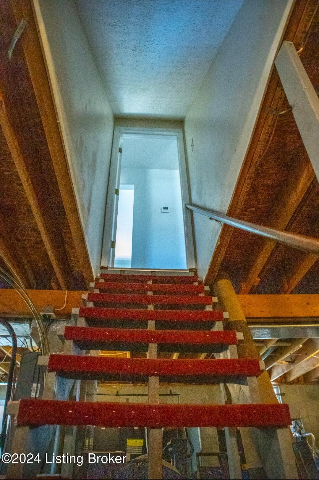 1370 Darlene Ct