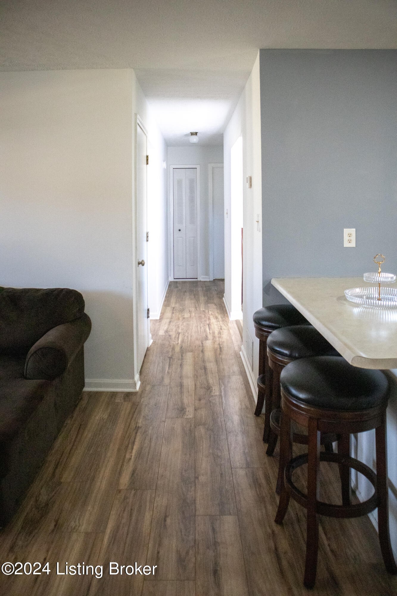 1370 Darlene Ct