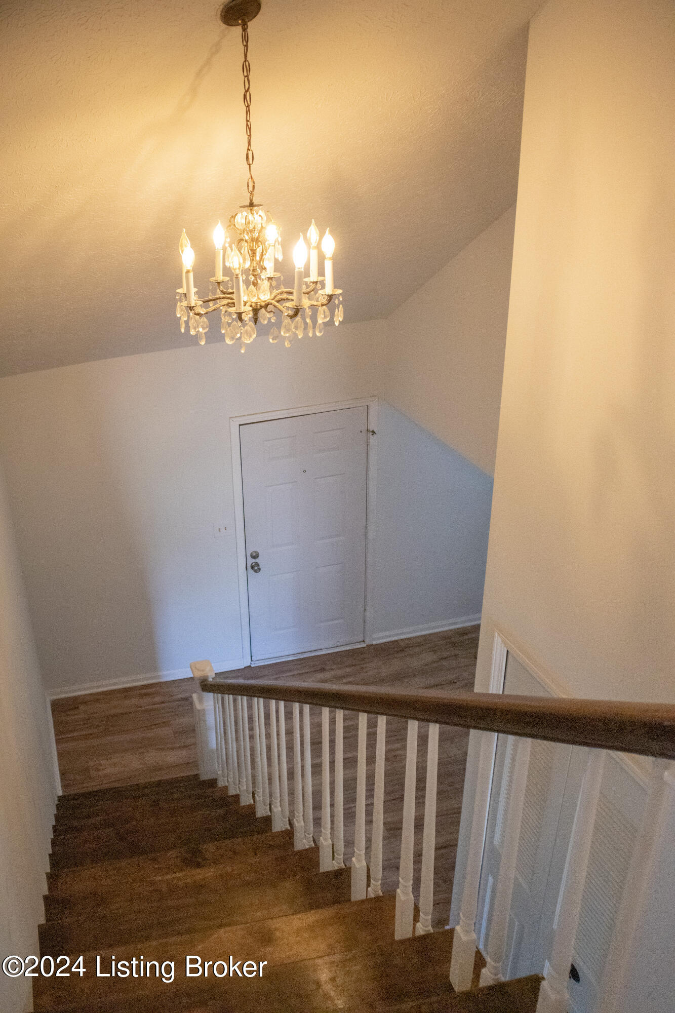1370 Darlene Ct