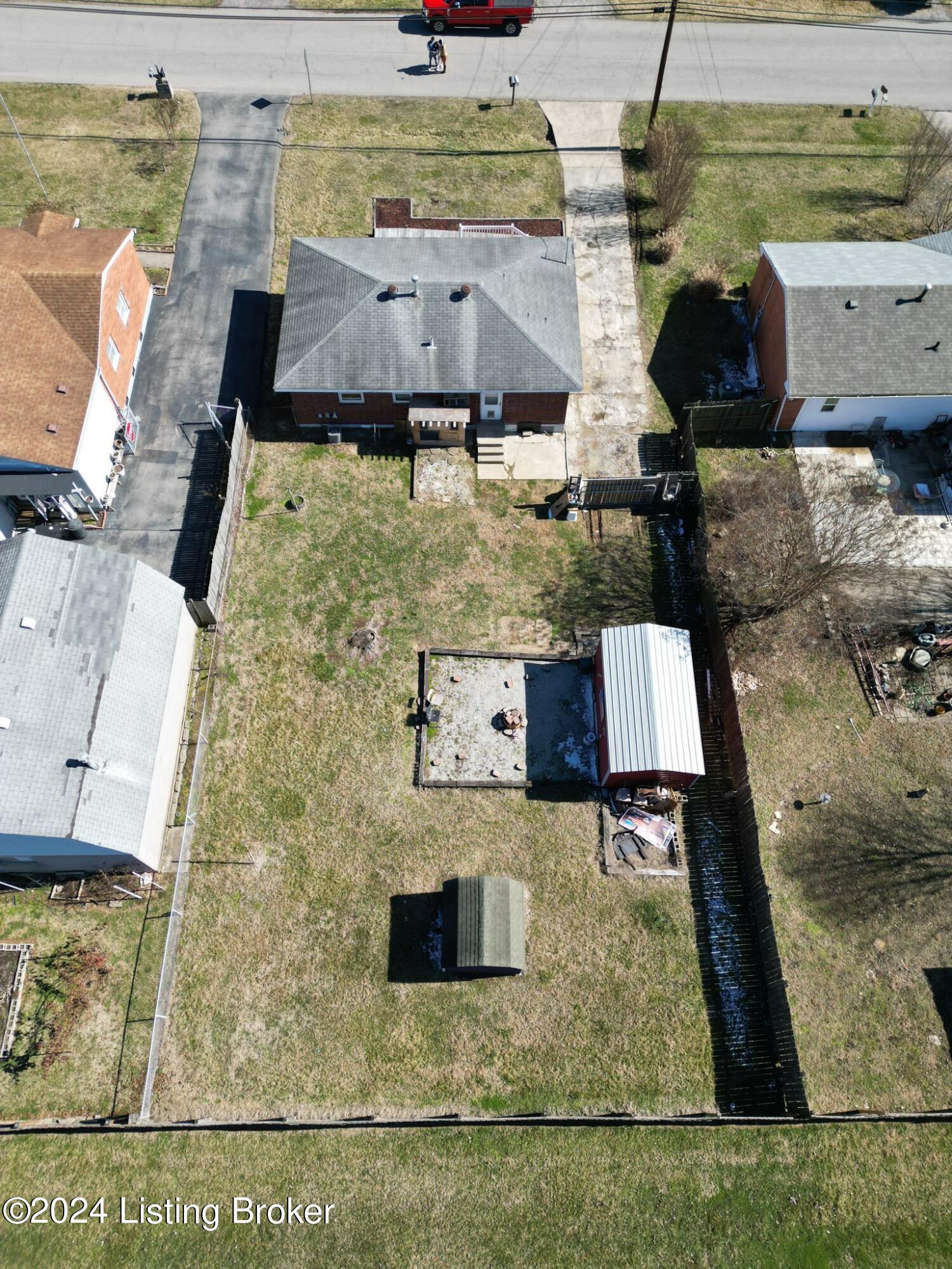 9528 Maple Rd