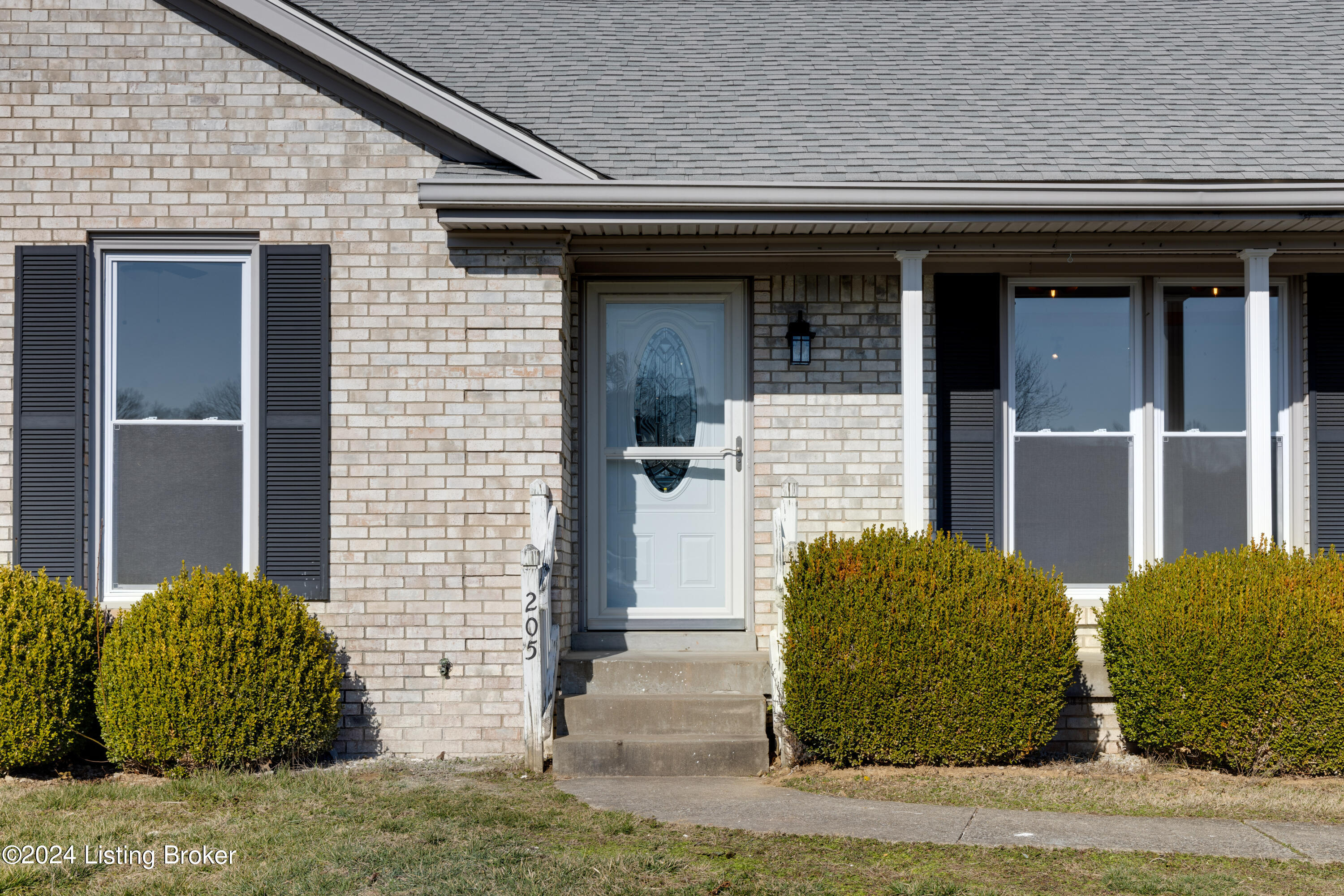 205 Holly Hills Dr