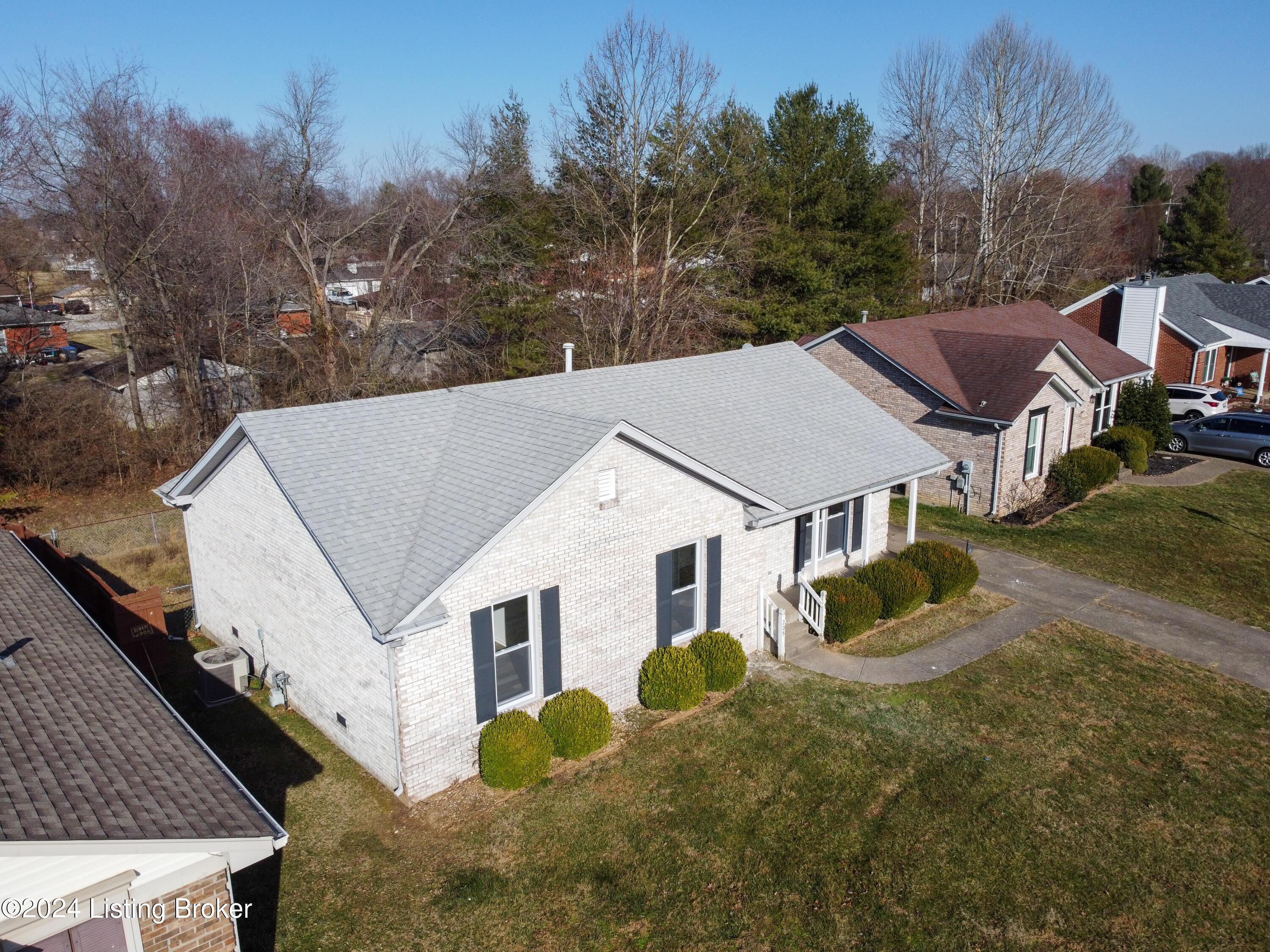 205 Holly Hills Dr