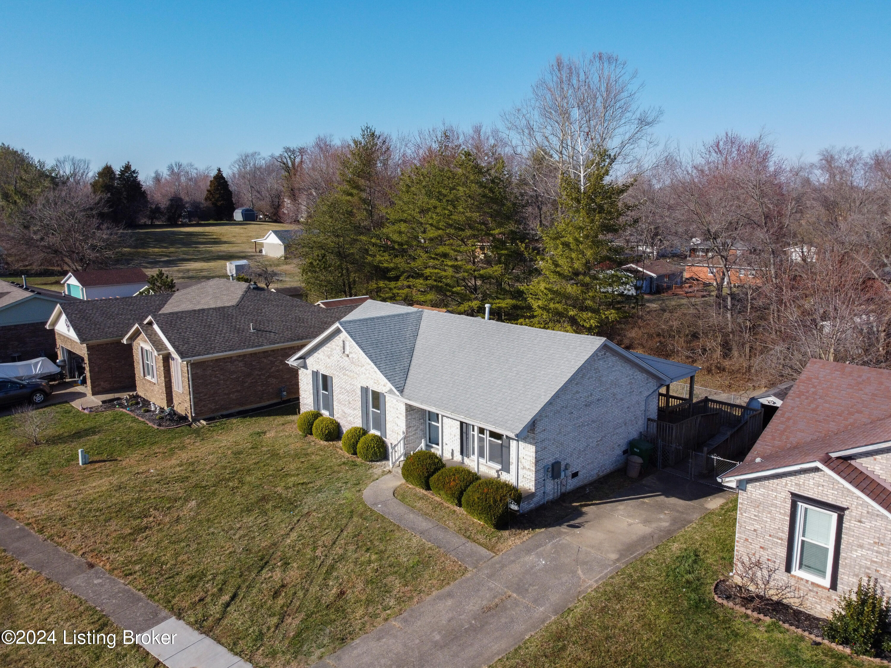 205 Holly Hills Dr