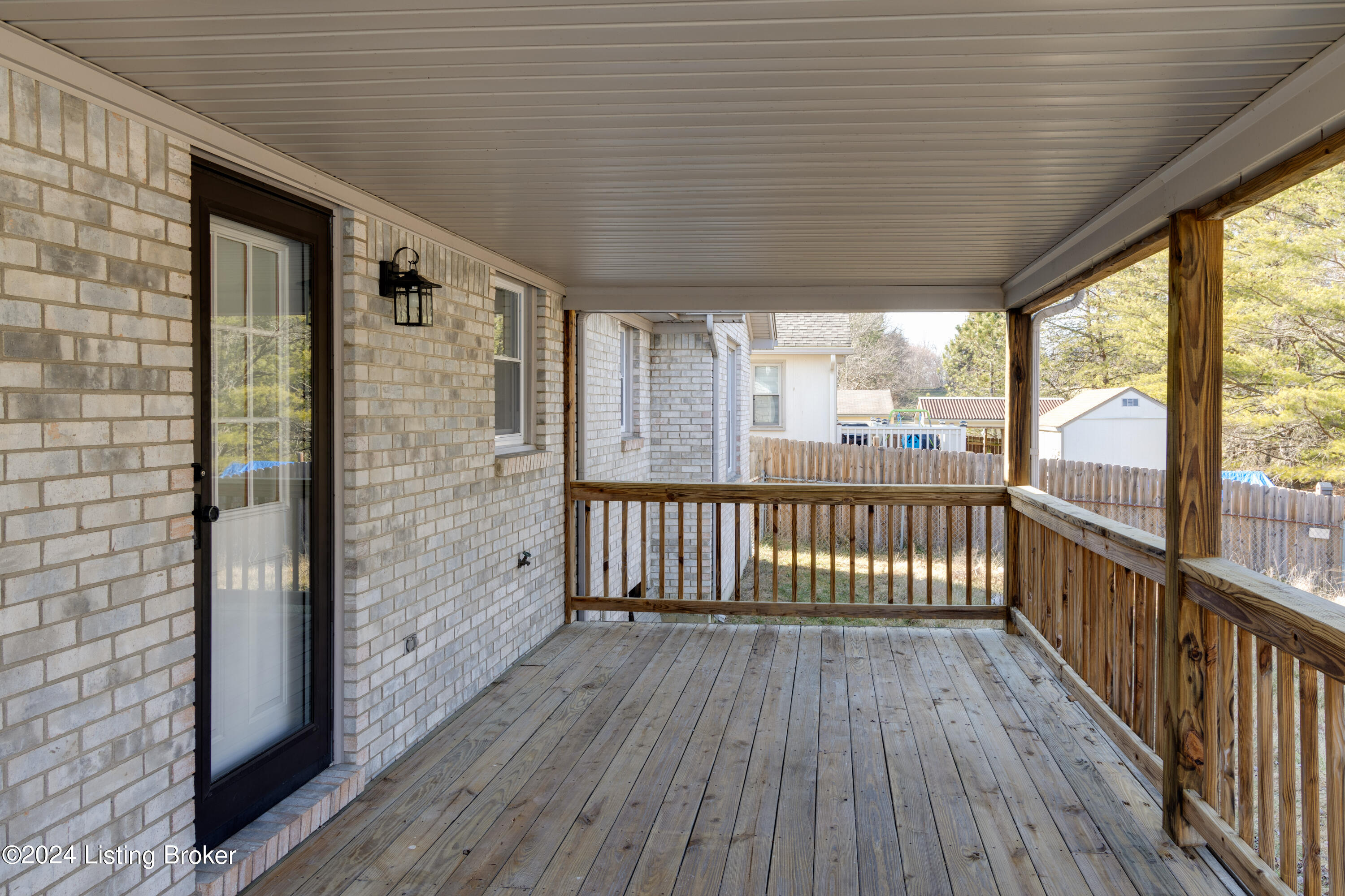 205 Holly Hills Dr