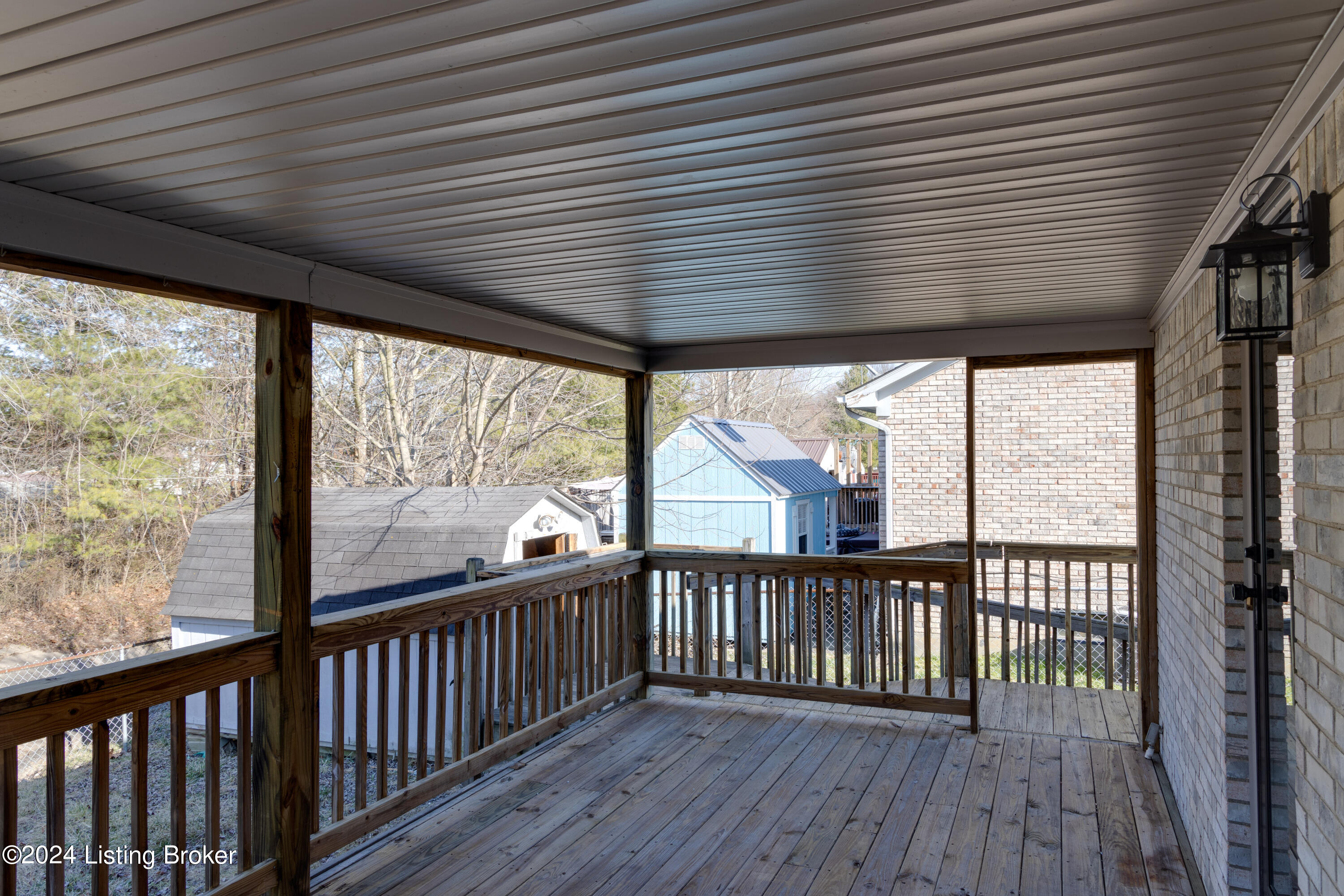 205 Holly Hills Dr