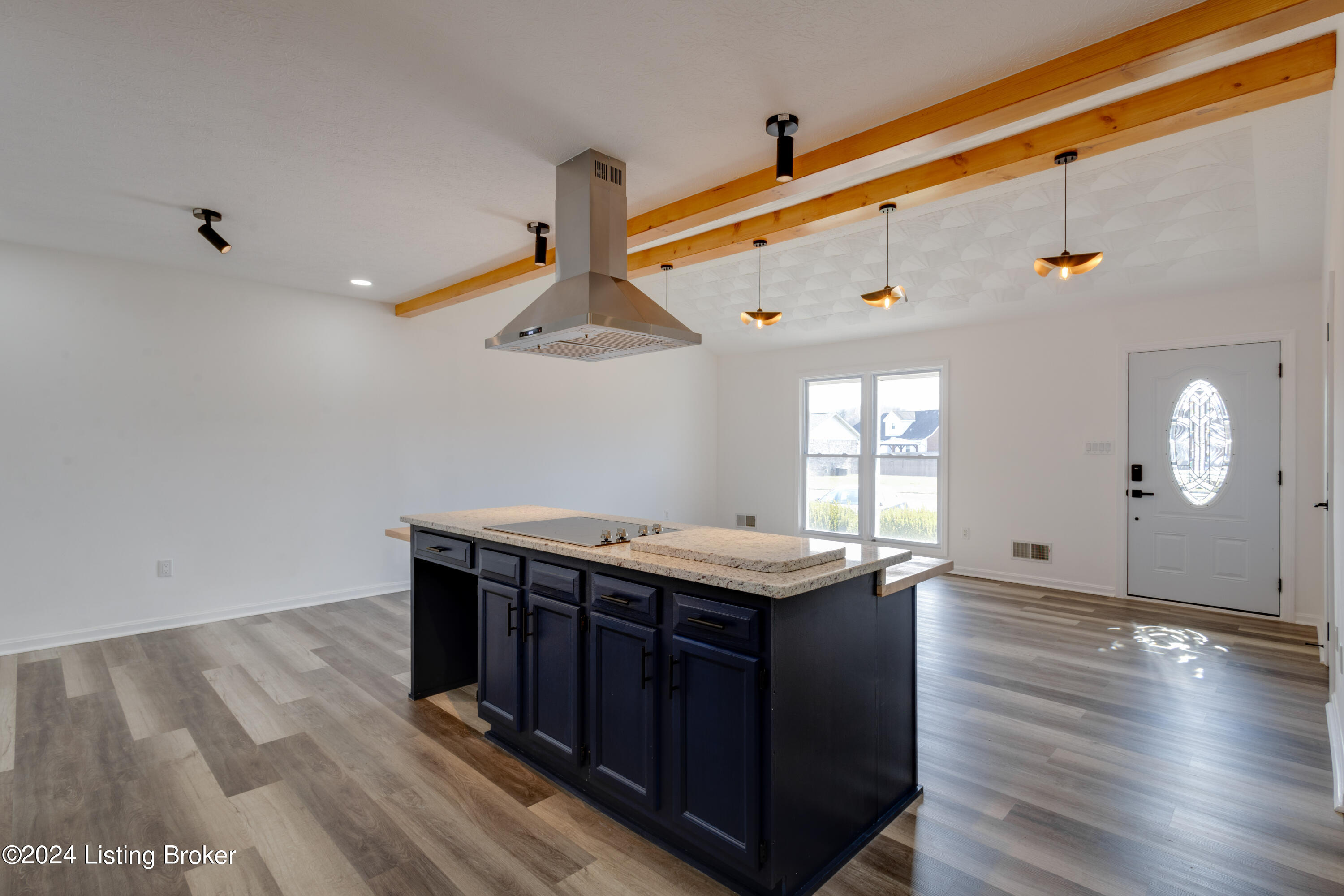 205 Holly Hills Dr