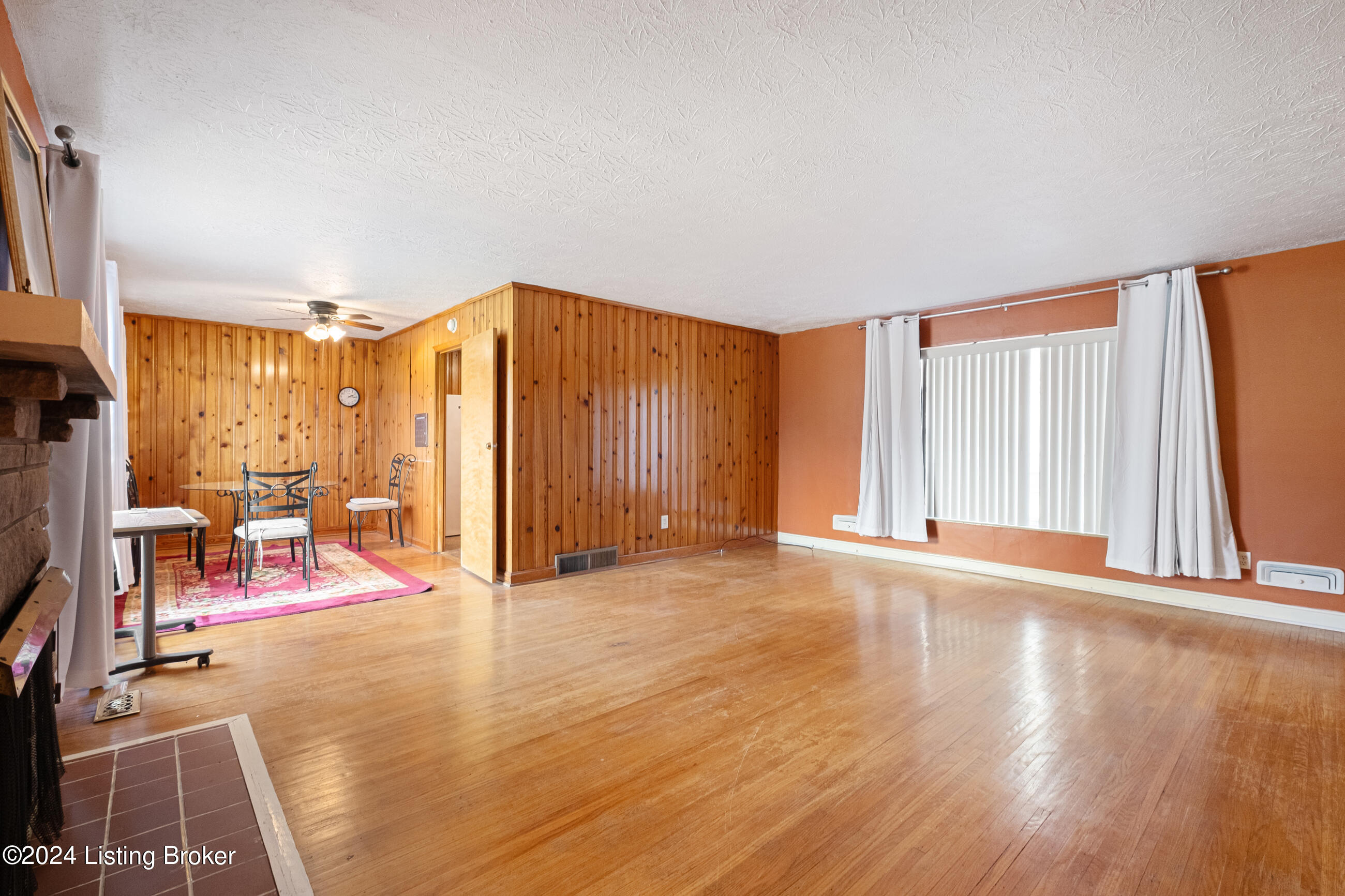 2003 Rockford Ln