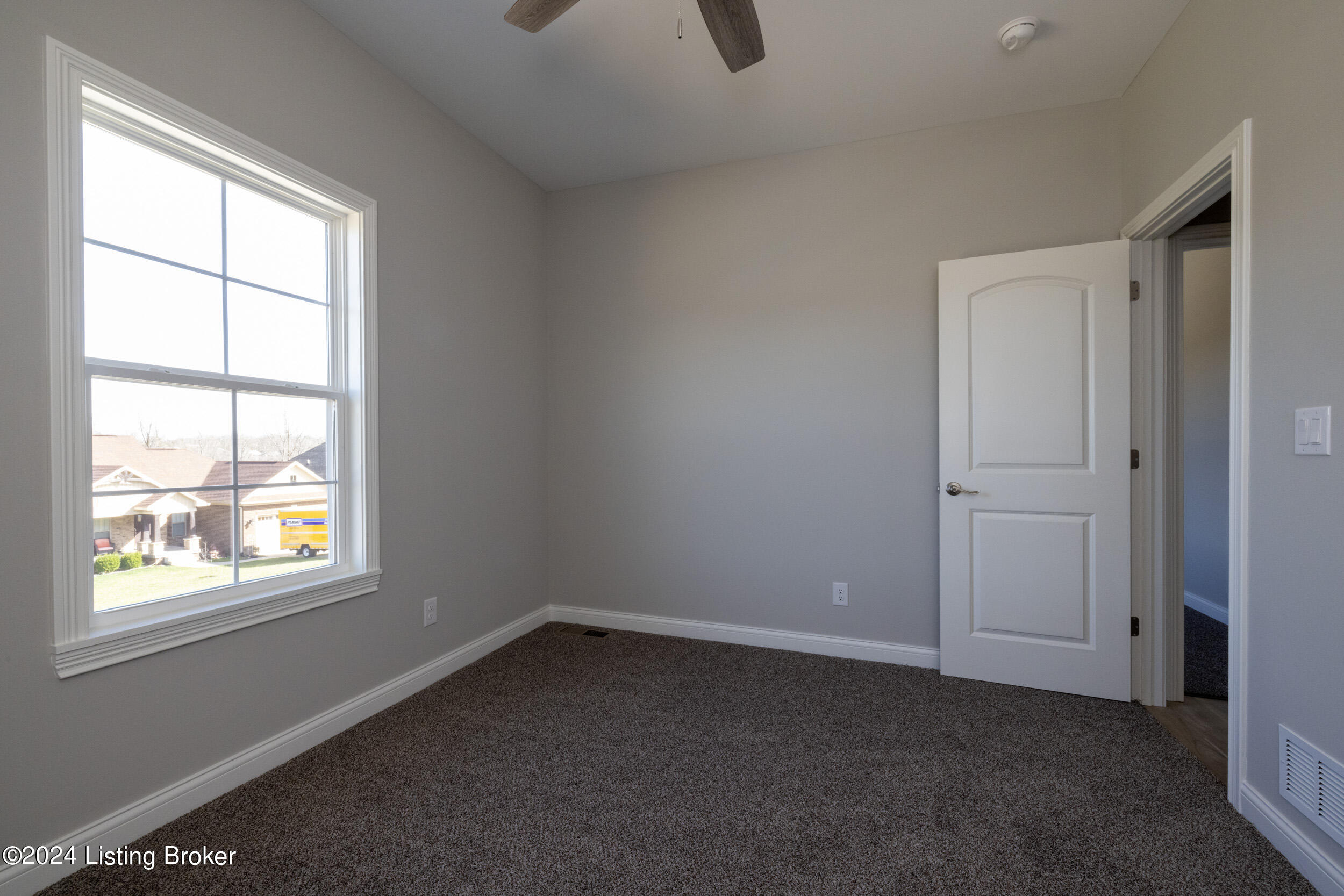 131 Bluffs Edge Dr
