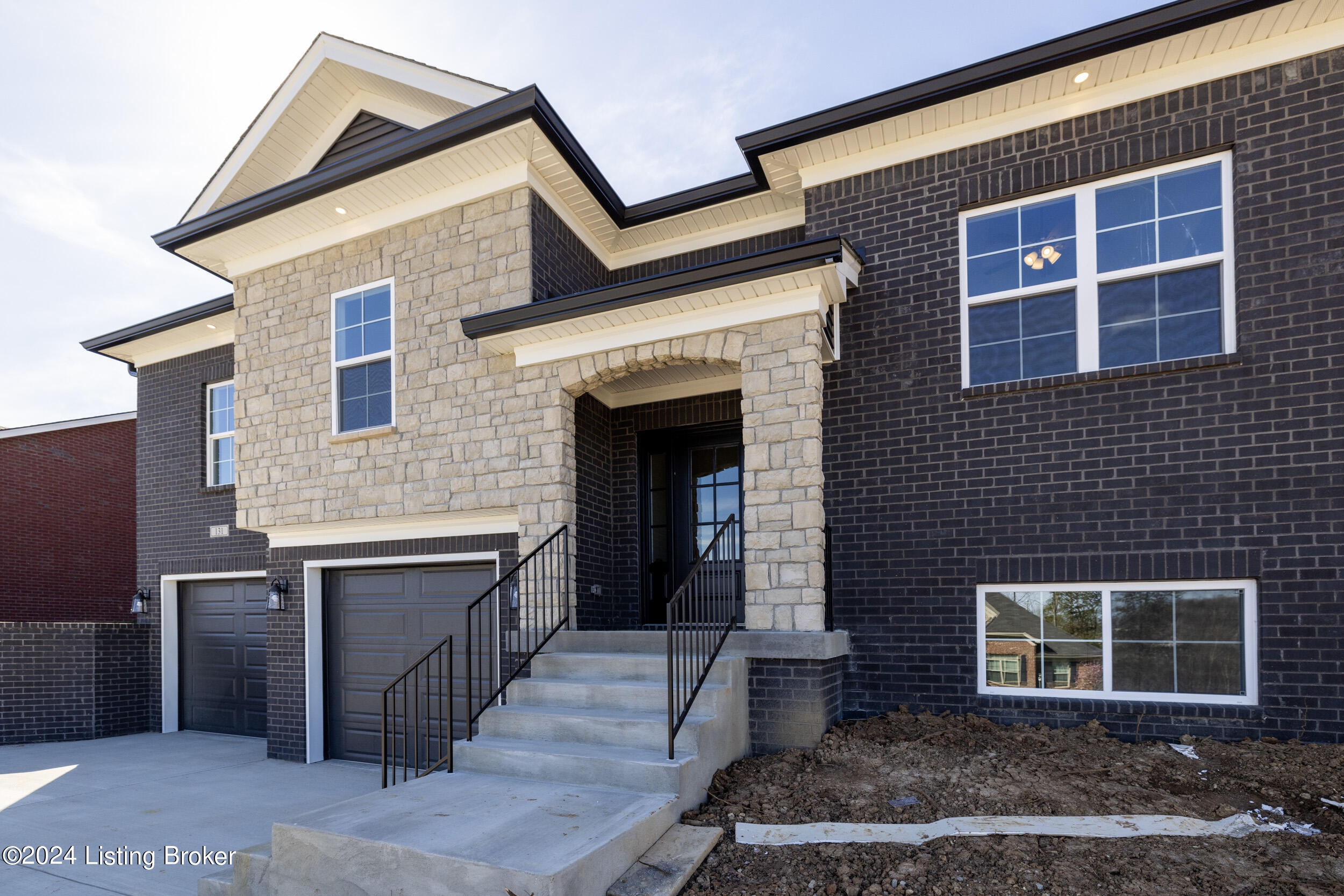 131 Bluffs Edge Dr
