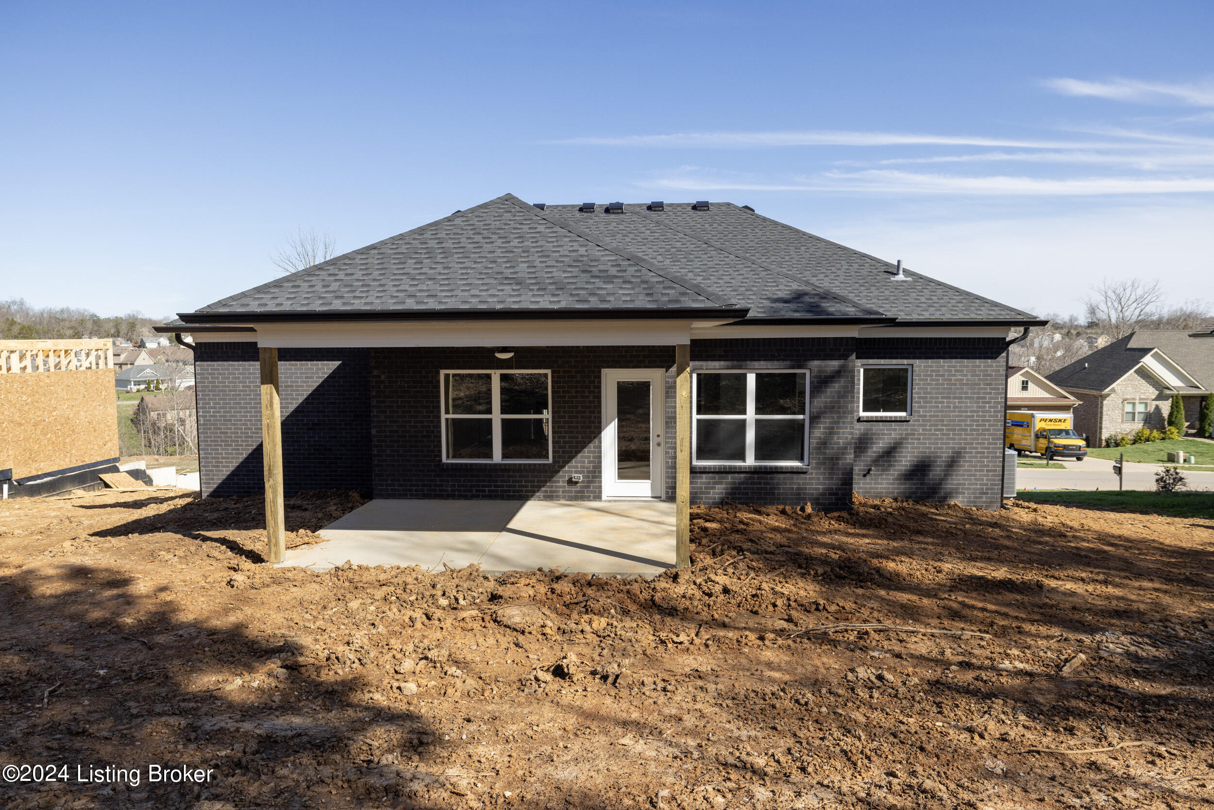 131 Bluffs Edge Dr