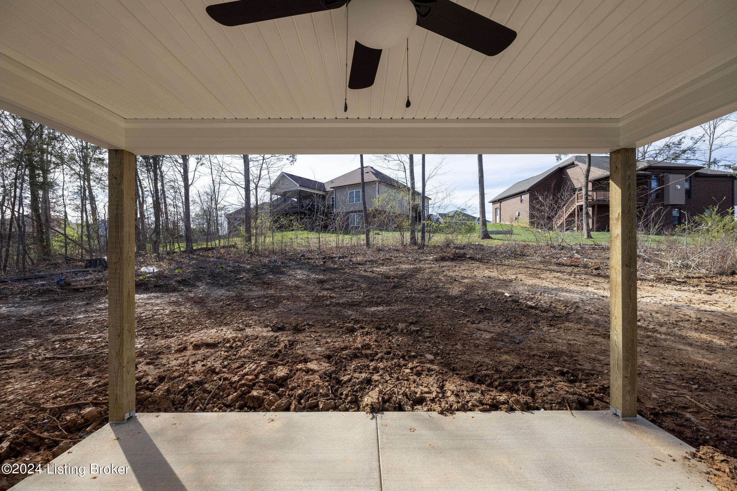 131 Bluffs Edge Dr