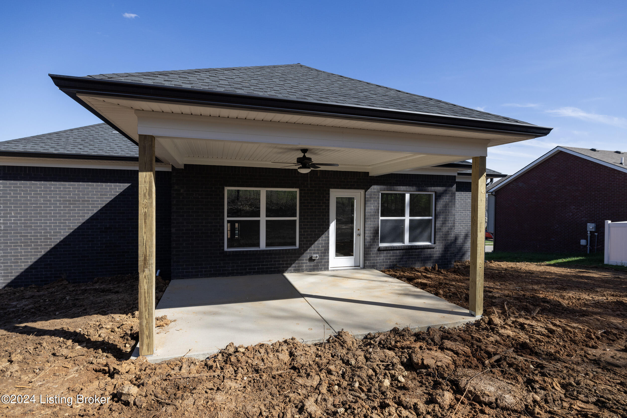 131 Bluffs Edge Dr