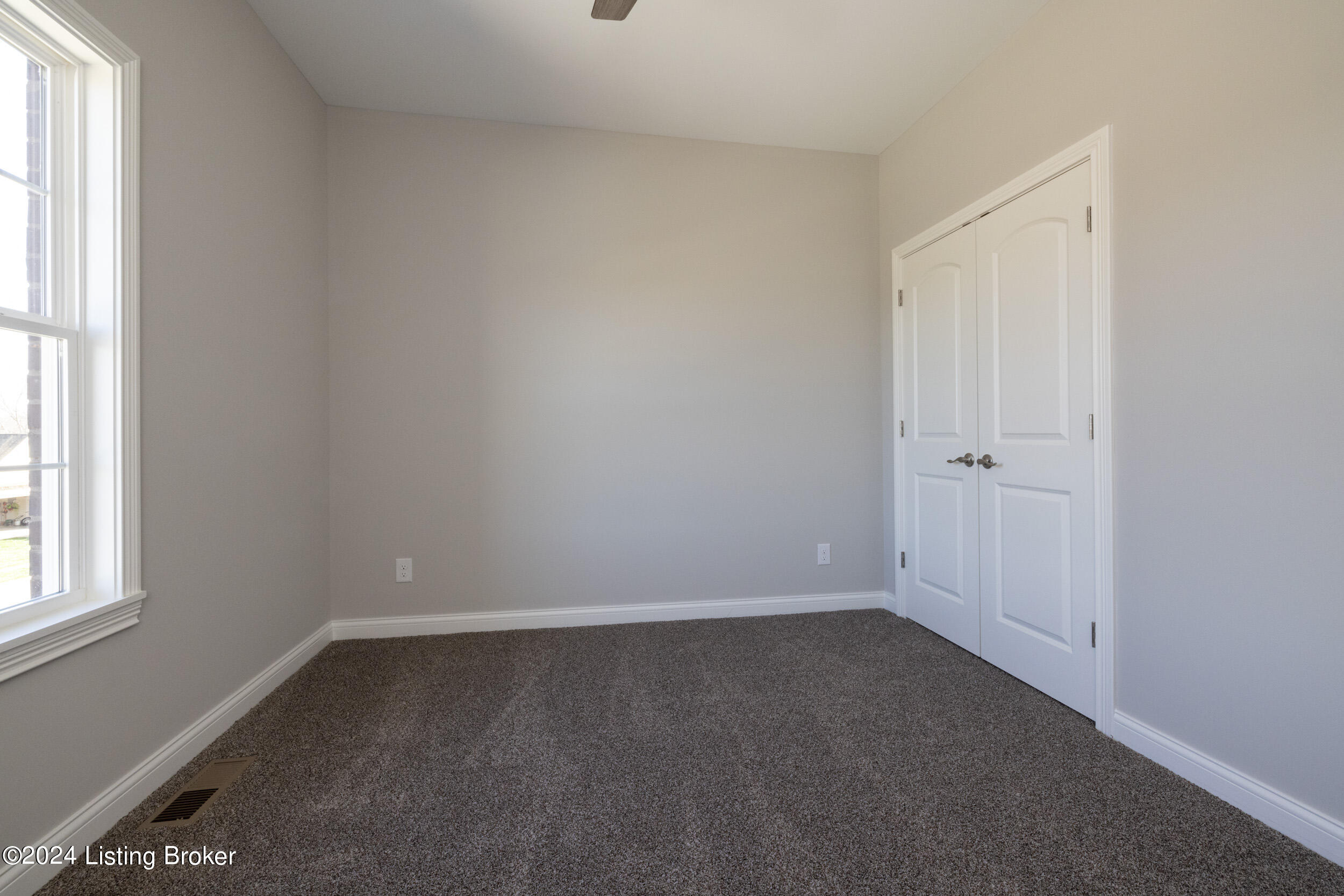 131 Bluffs Edge Dr