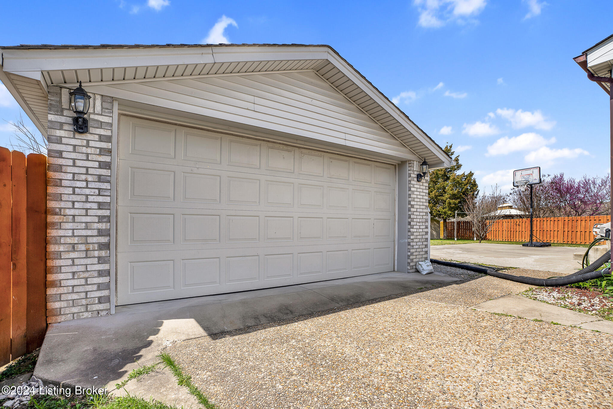 10414 Duke Ct