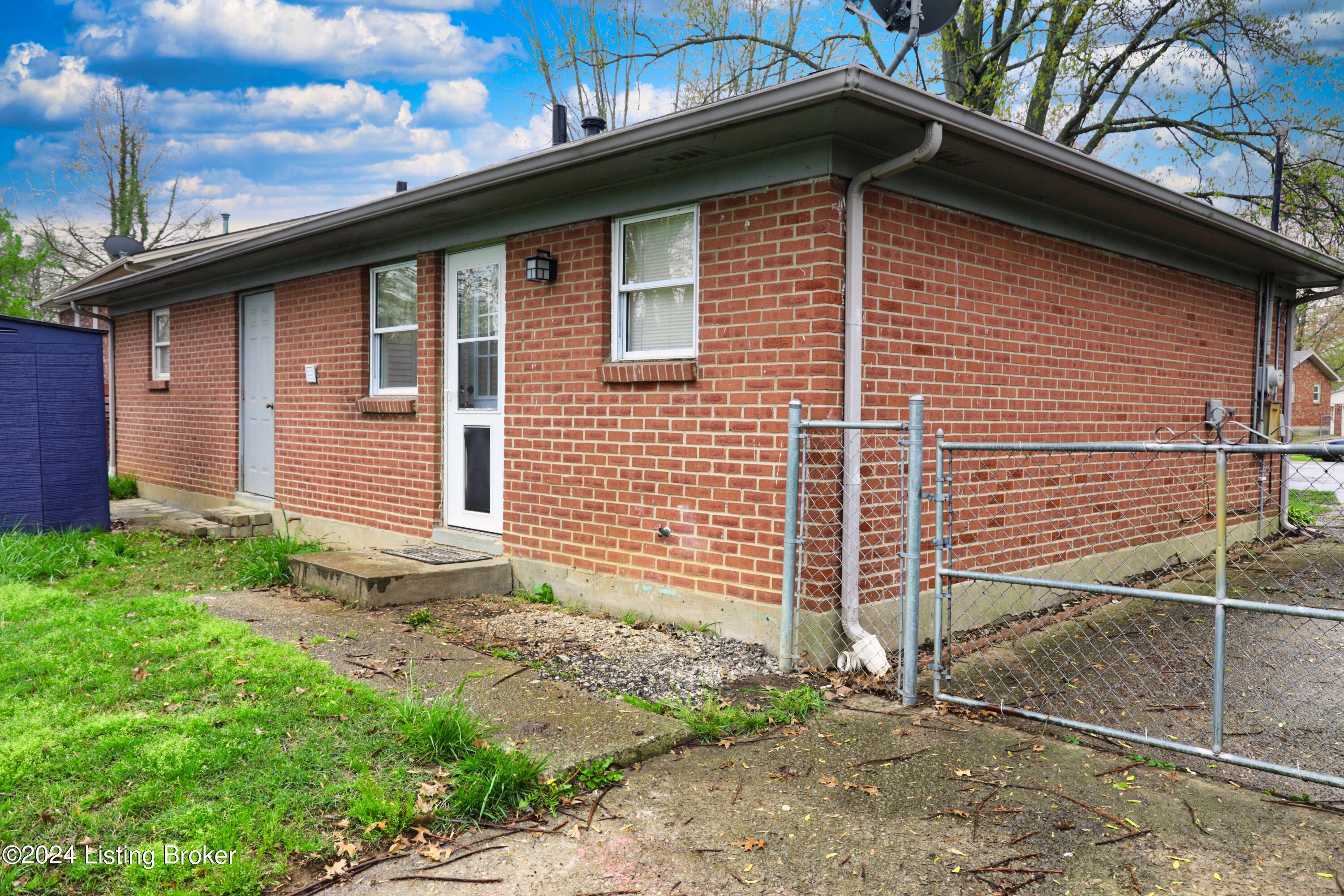 8105 Carnes Dr