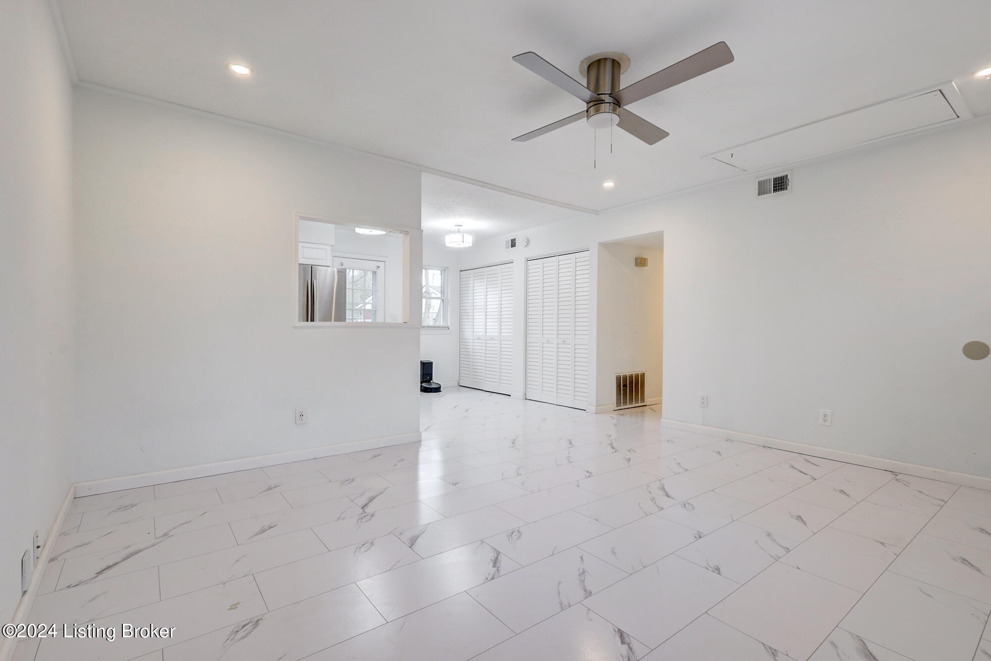 8105 Carnes Dr