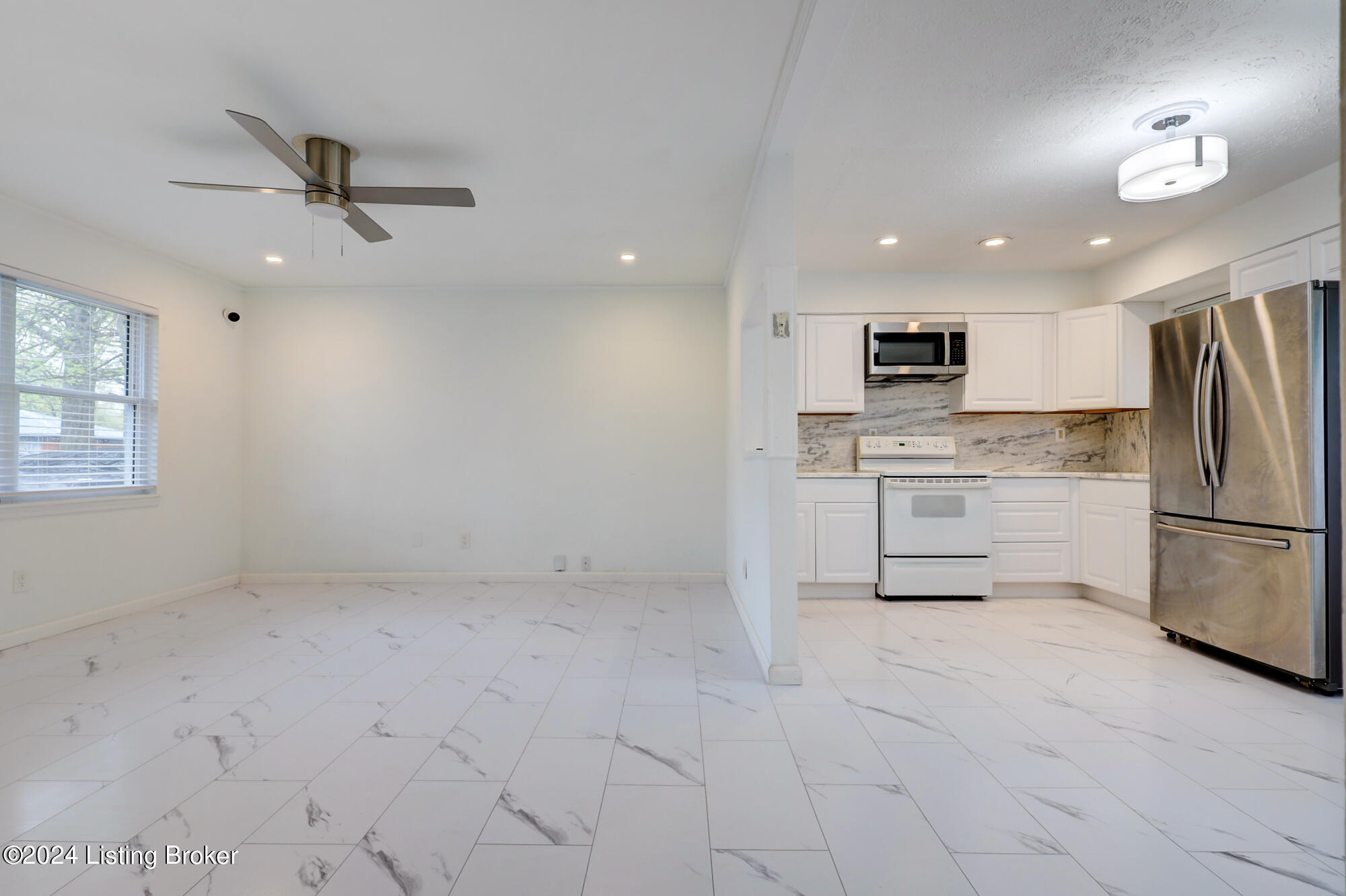 8105 Carnes Dr