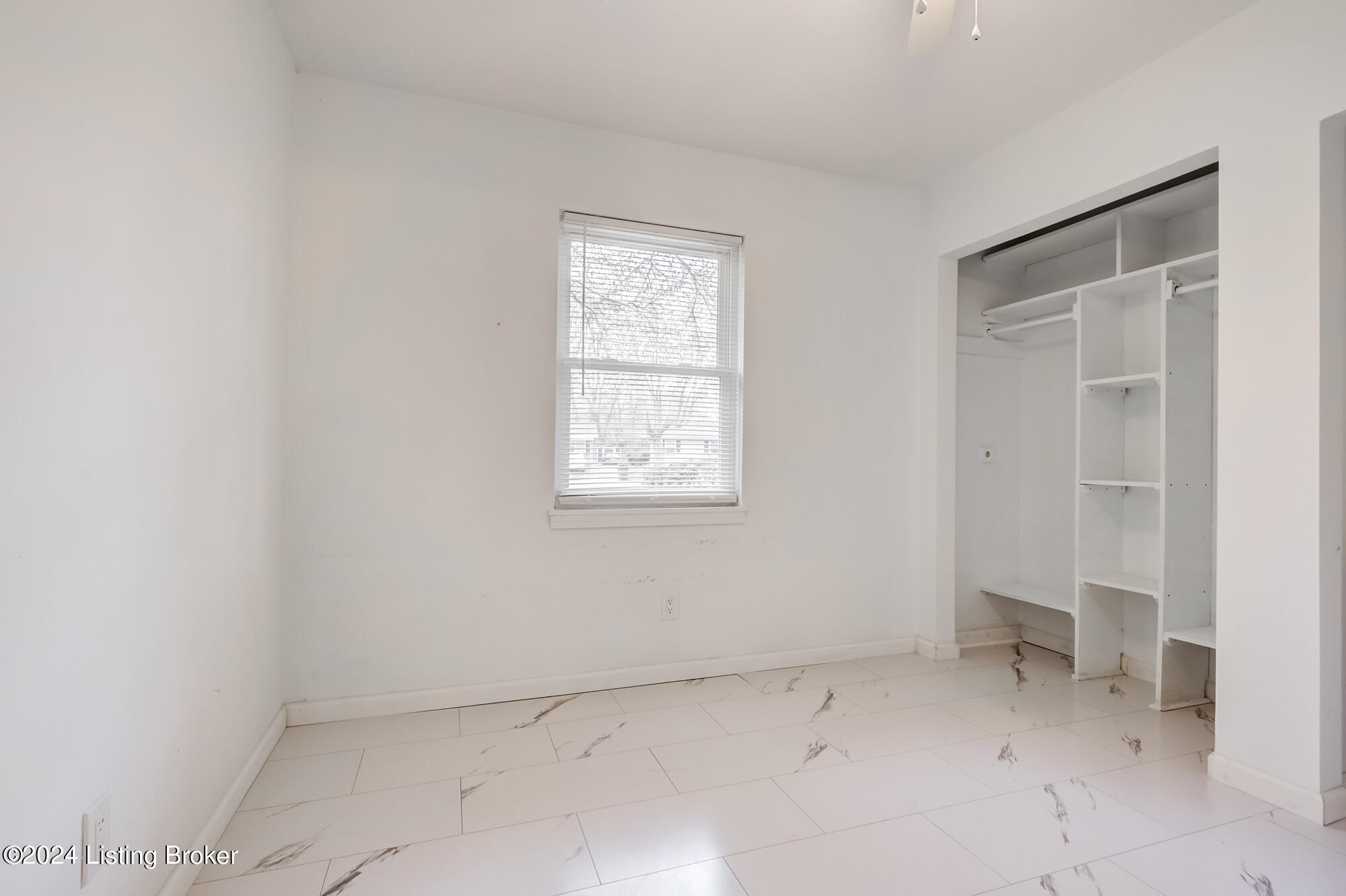 8105 Carnes Dr