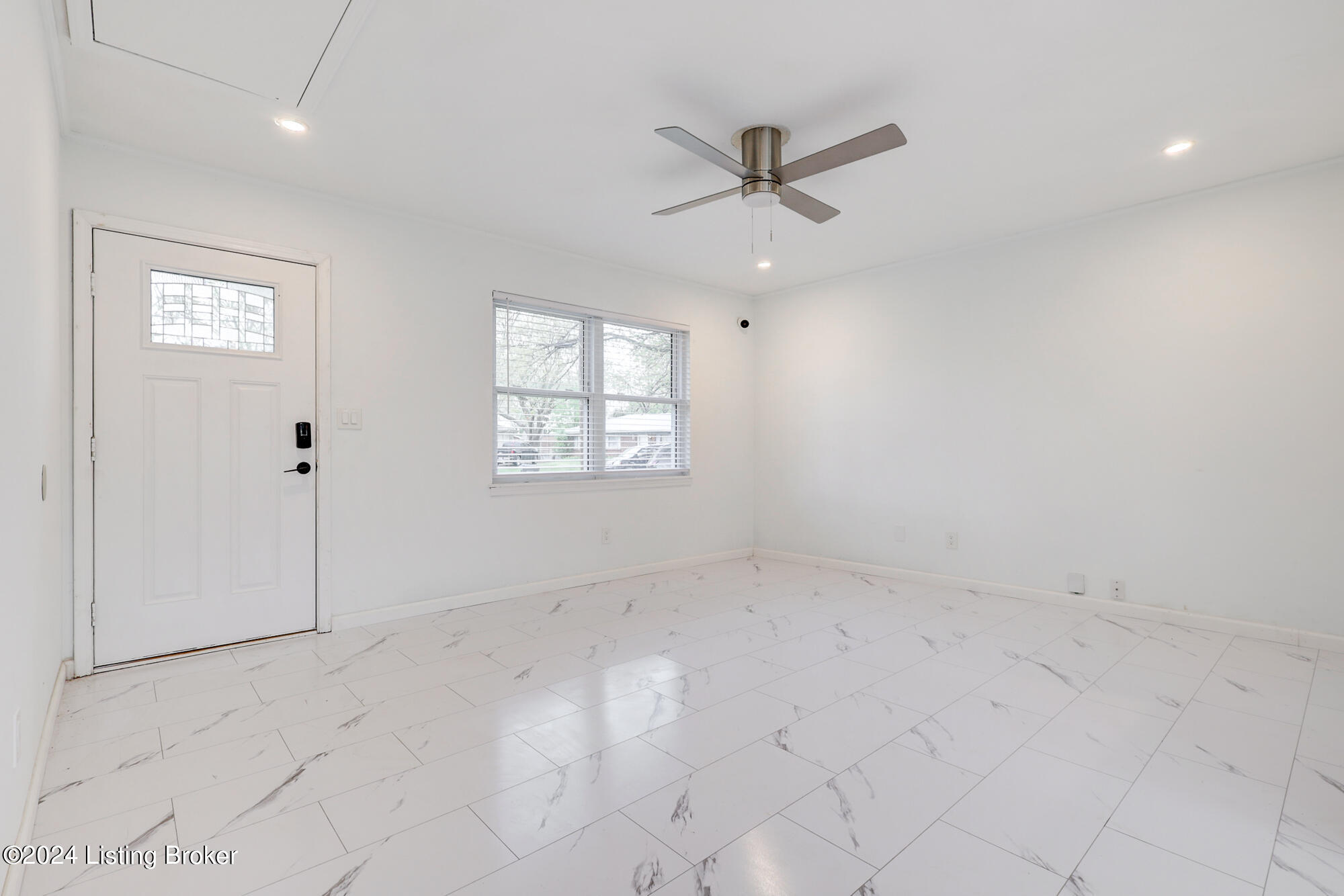 8105 Carnes Dr