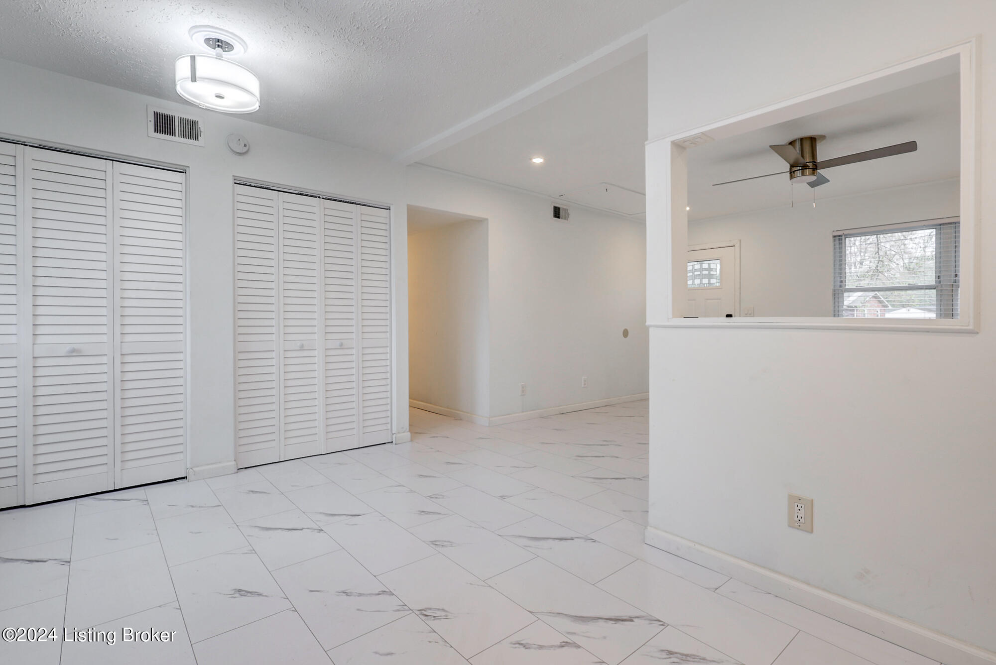8105 Carnes Dr