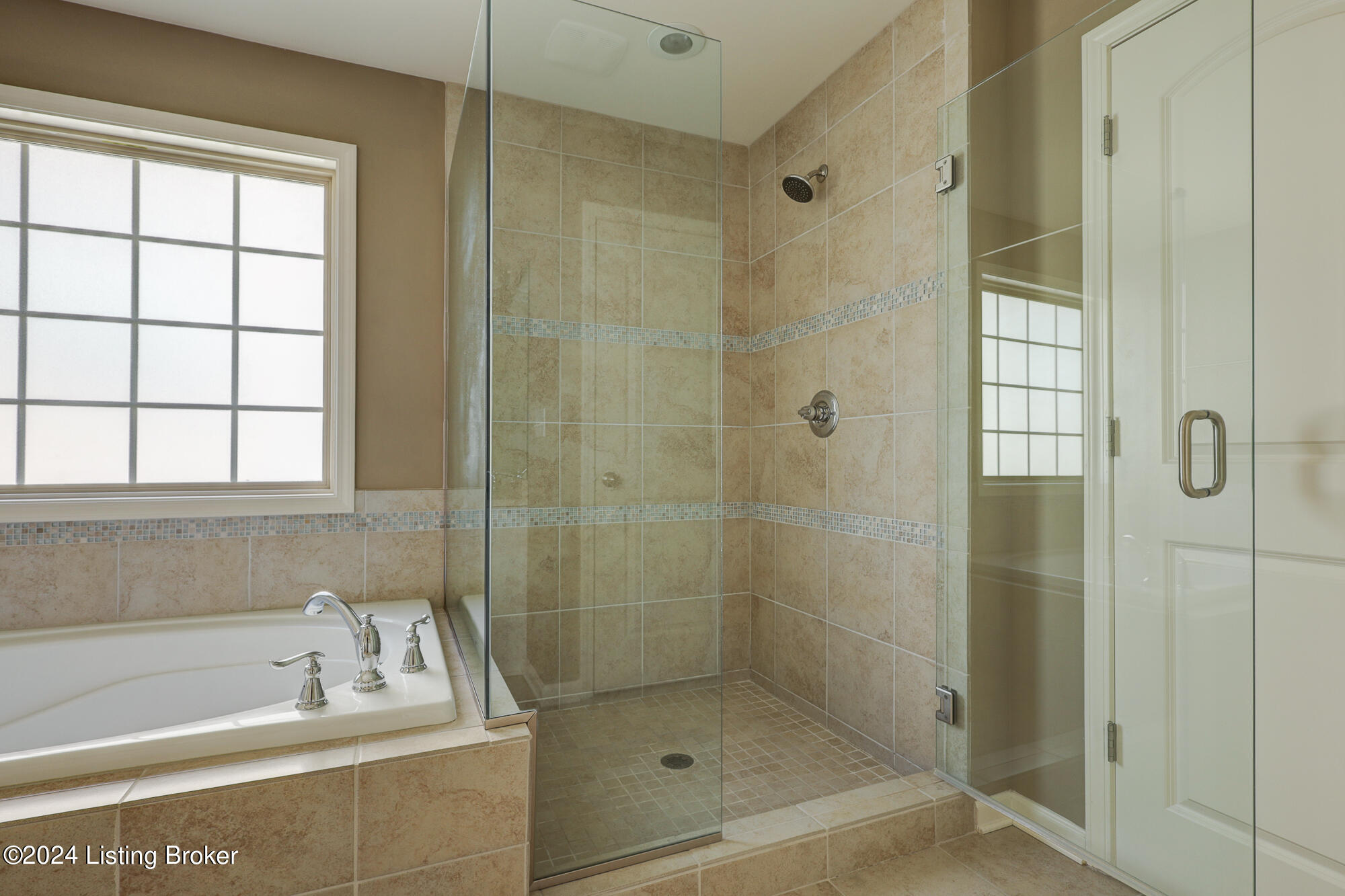 7220 Black Walnut Cir