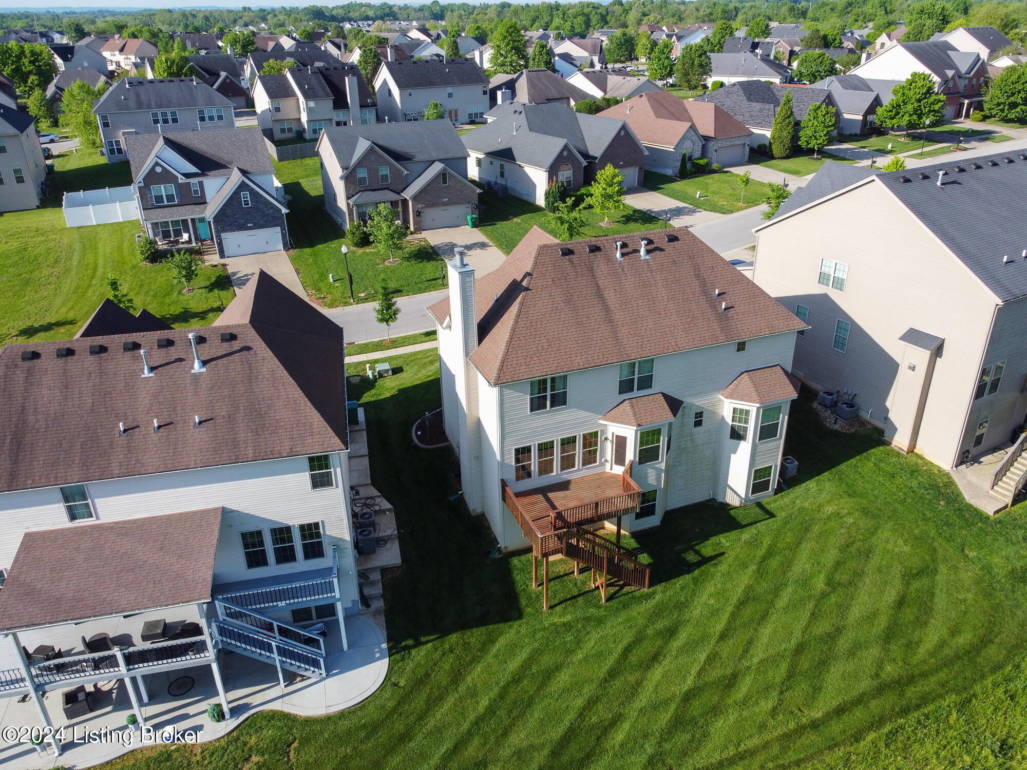 7220 Black Walnut Cir